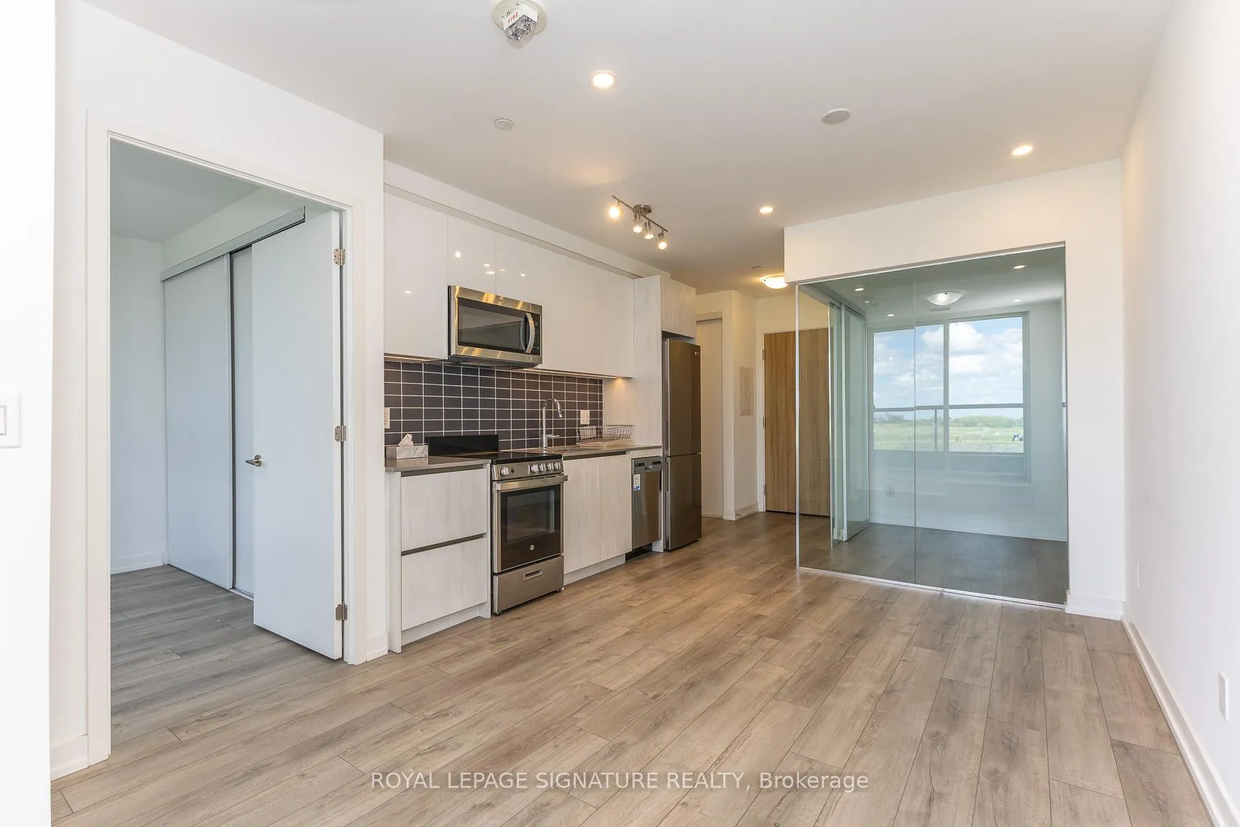 Photo 15 of Unit 704, 3100 Keele Street E, North York, Downsview-Roding-CFB — HOMEH