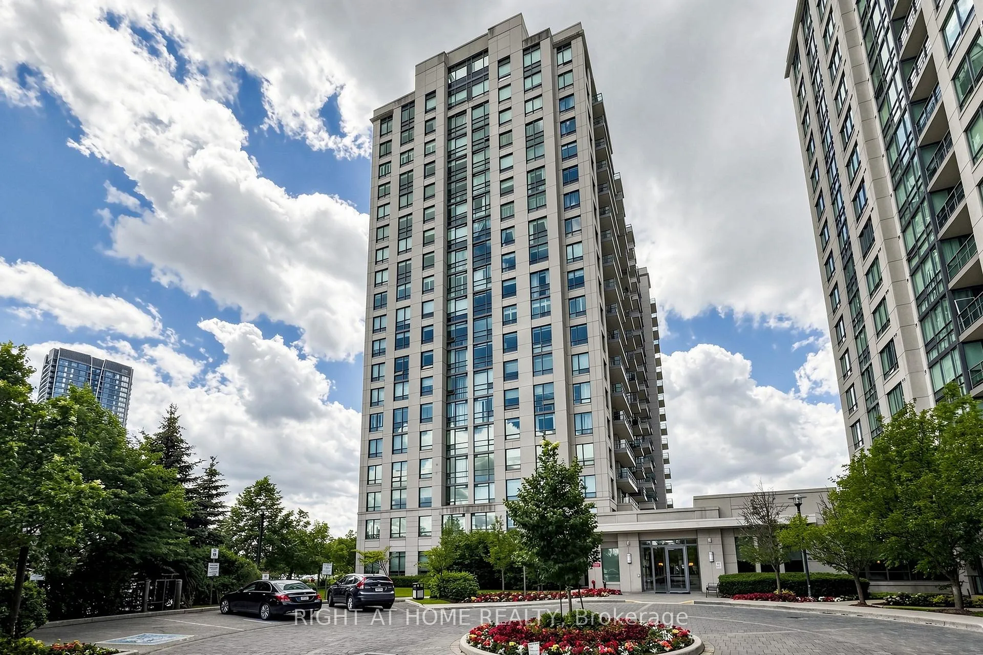Photo 1 of Unit 1505, 88 Promenade Circle, Vaughan, Brownridge — HOMEH