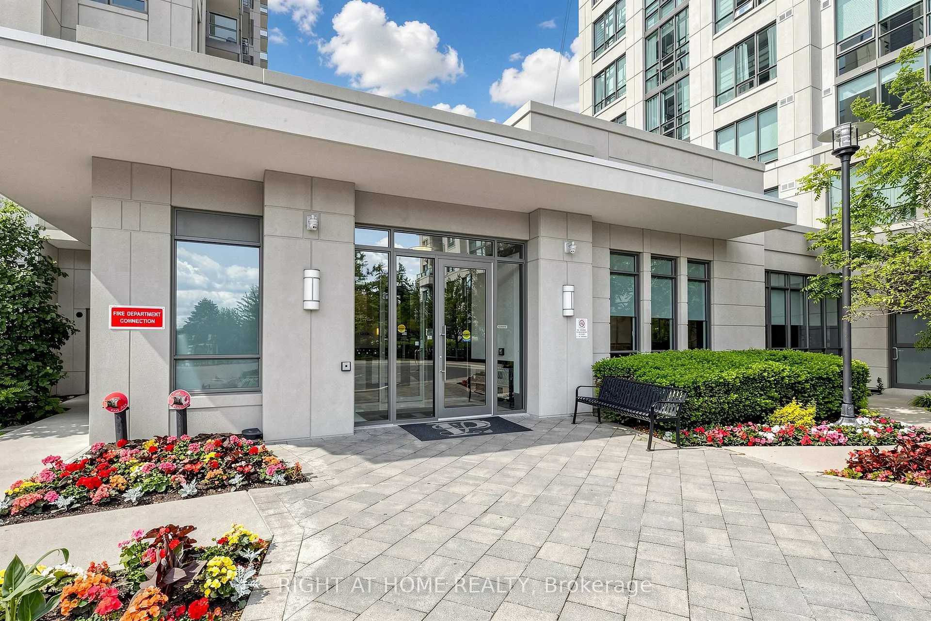 Photo 2 of Unit 1505, 88 Promenade Circle, Vaughan, Brownridge — HOMEH