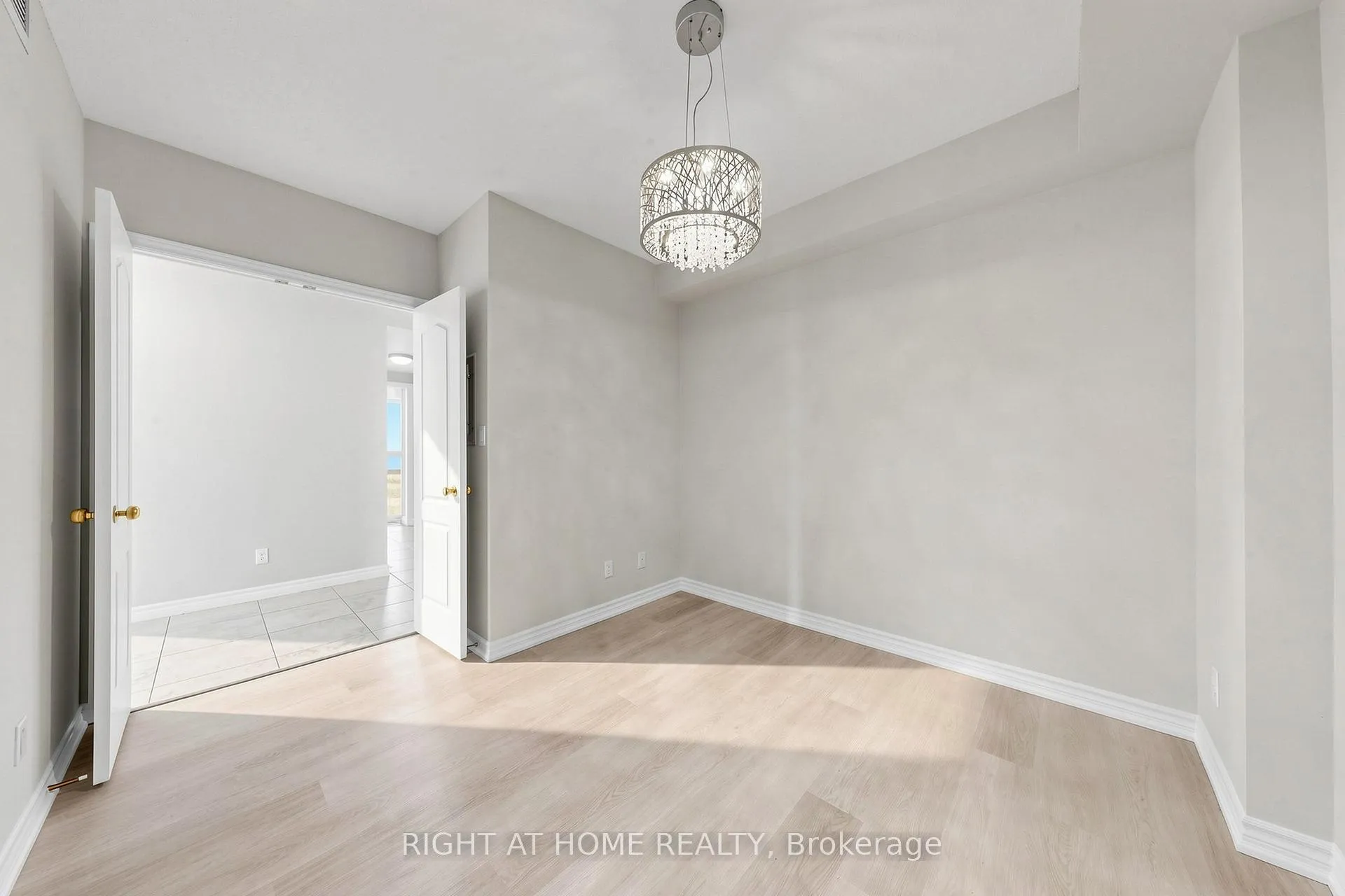 Photo 14 of Unit 1505, 88 Promenade Circle, Vaughan, Brownridge — HOMEH