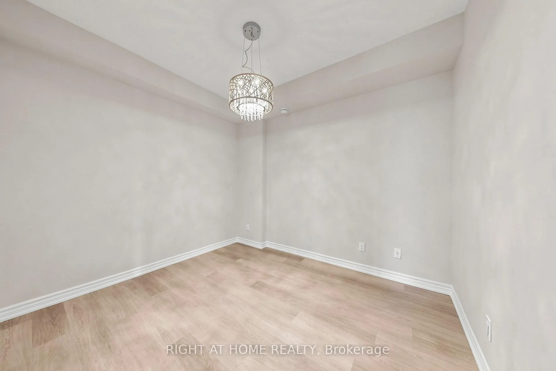 Photo 15 of Unit 1505, 88 Promenade Circle, Vaughan, Brownridge — HOMEH
