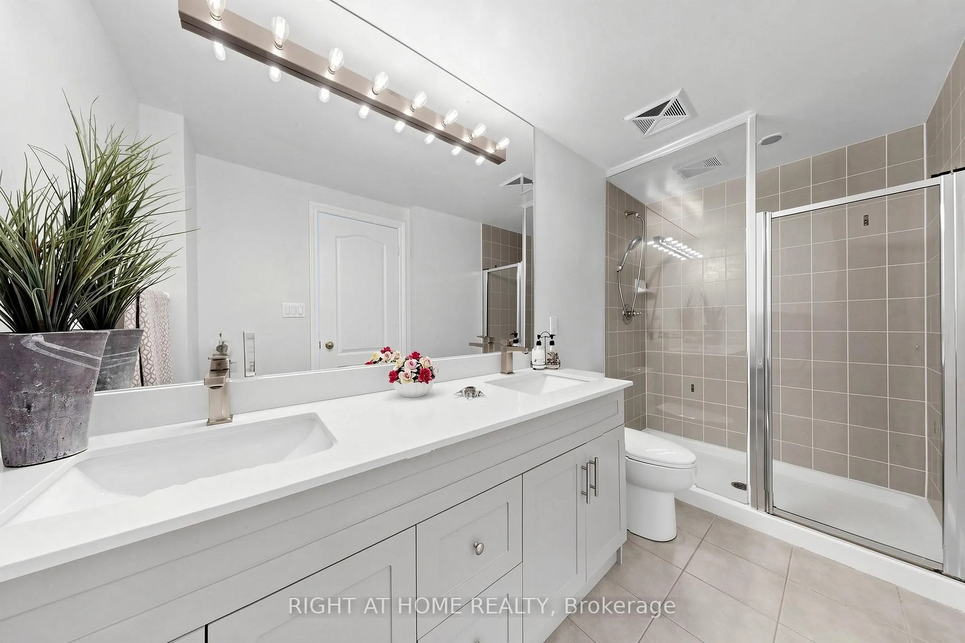 Photo 18 of Unit 1505, 88 Promenade Circle, Vaughan, Brownridge — HOMEH