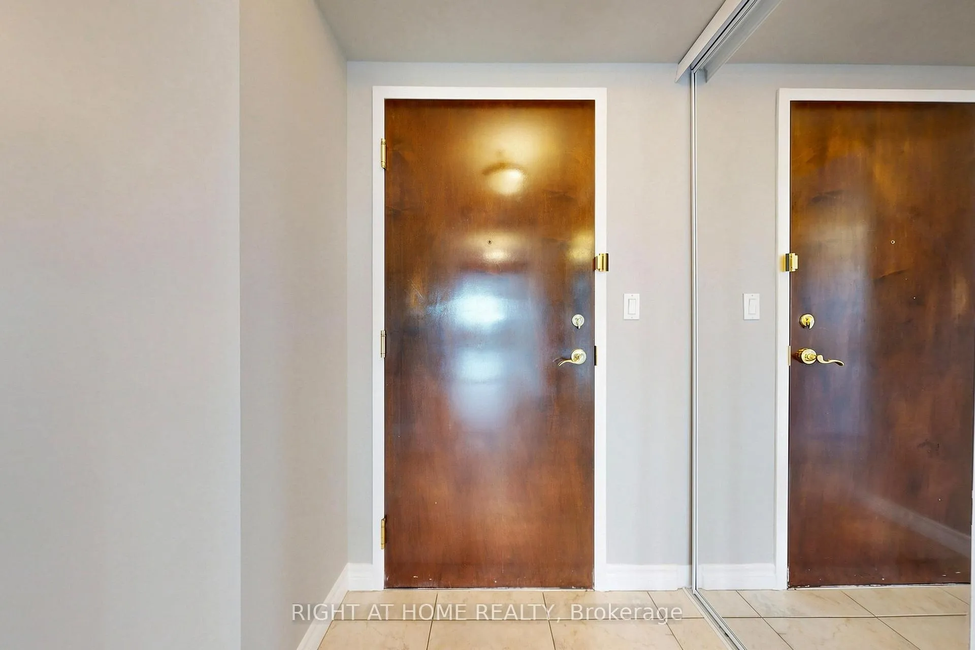 Photo 22 of Unit 1505, 88 Promenade Circle, Vaughan, Brownridge — HOMEH