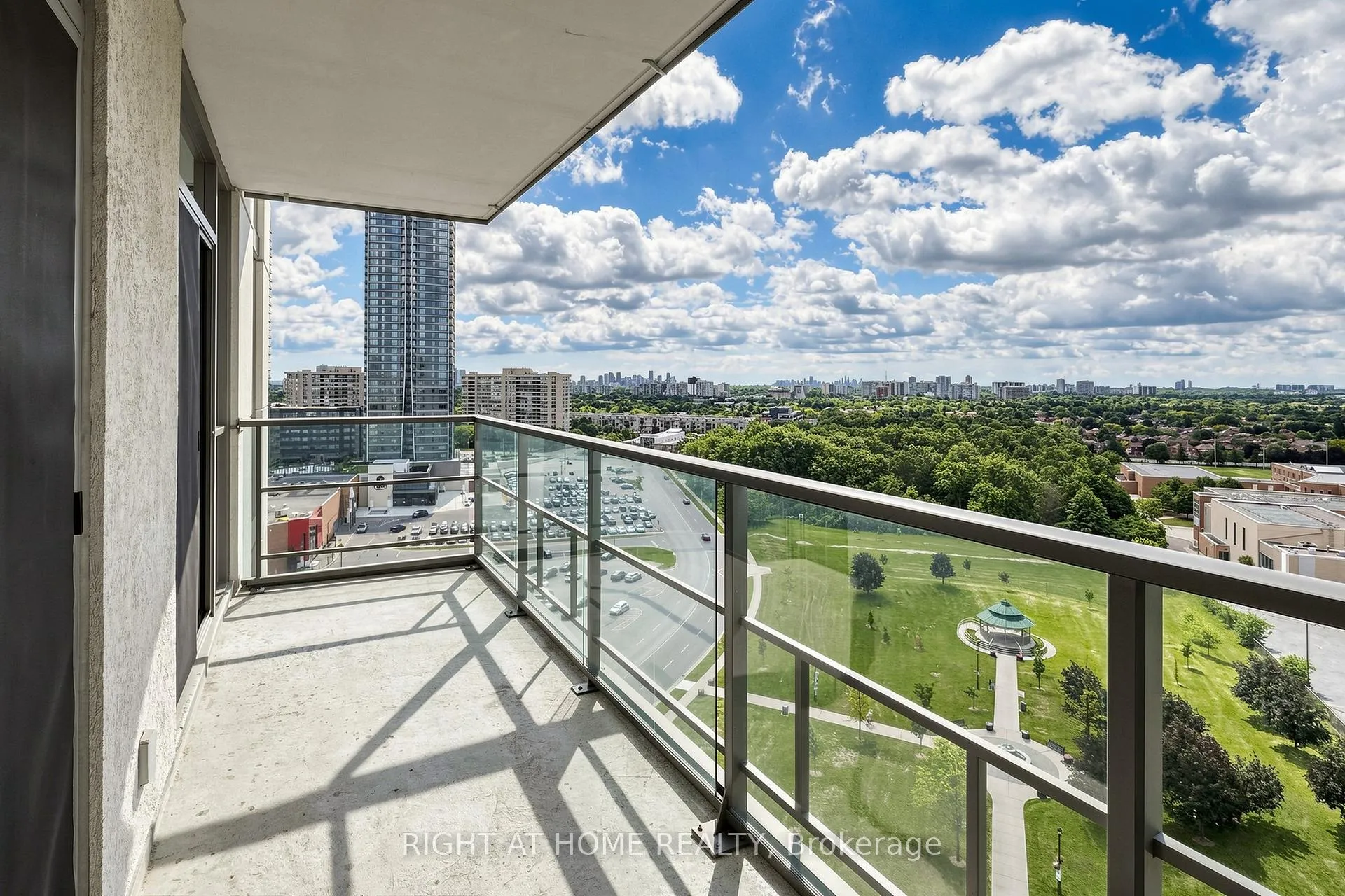 Photo 23 of Unit 1505, 88 Promenade Circle, Vaughan, Brownridge — HOMEH