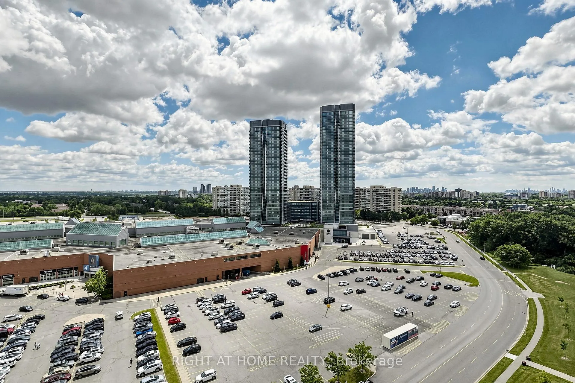 Photo 25 of Unit 1505, 88 Promenade Circle, Vaughan, Brownridge — HOMEH