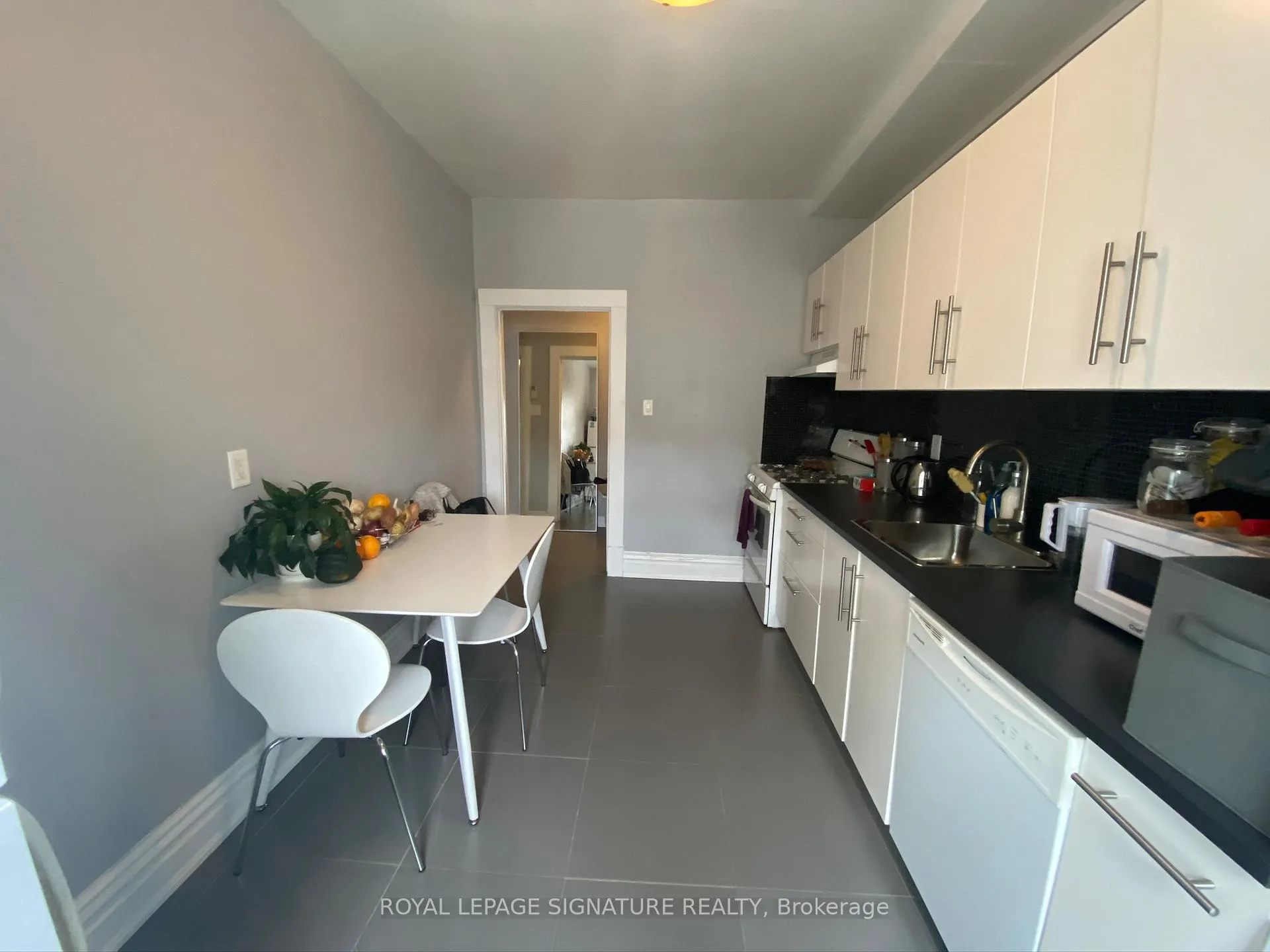 Photo 6 of Unit 3, 172 Beatrice Street, Toronto, Palmerston-Little Italy — HOMEH