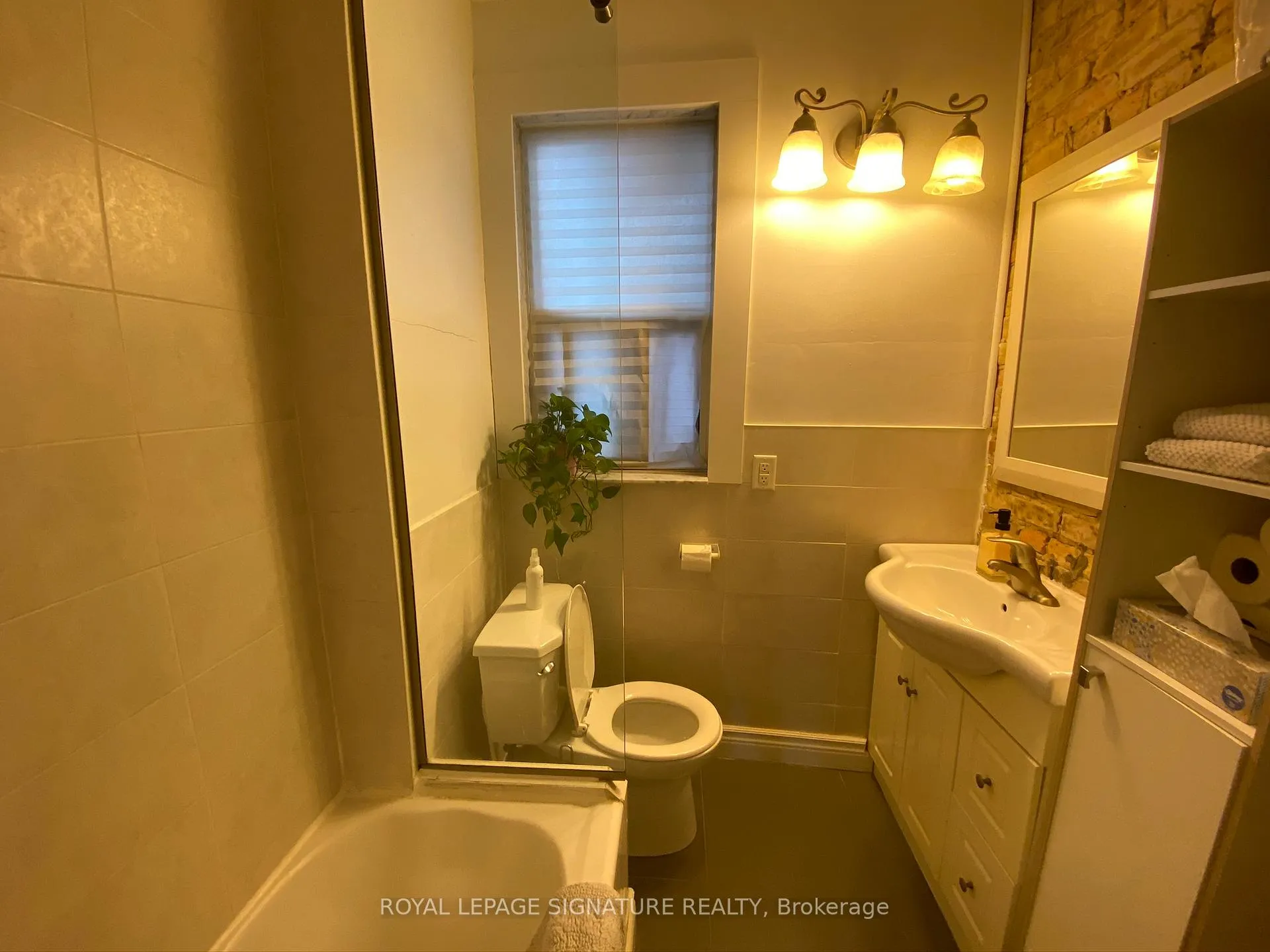 Photo 9 of Unit 3, 172 Beatrice Street, Toronto, Palmerston-Little Italy — HOMEH