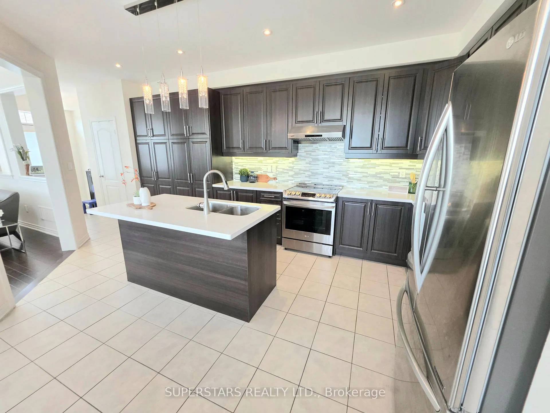 Photo 4 of 33 Tilbury Gate, Markham, Cornell — HOMEH