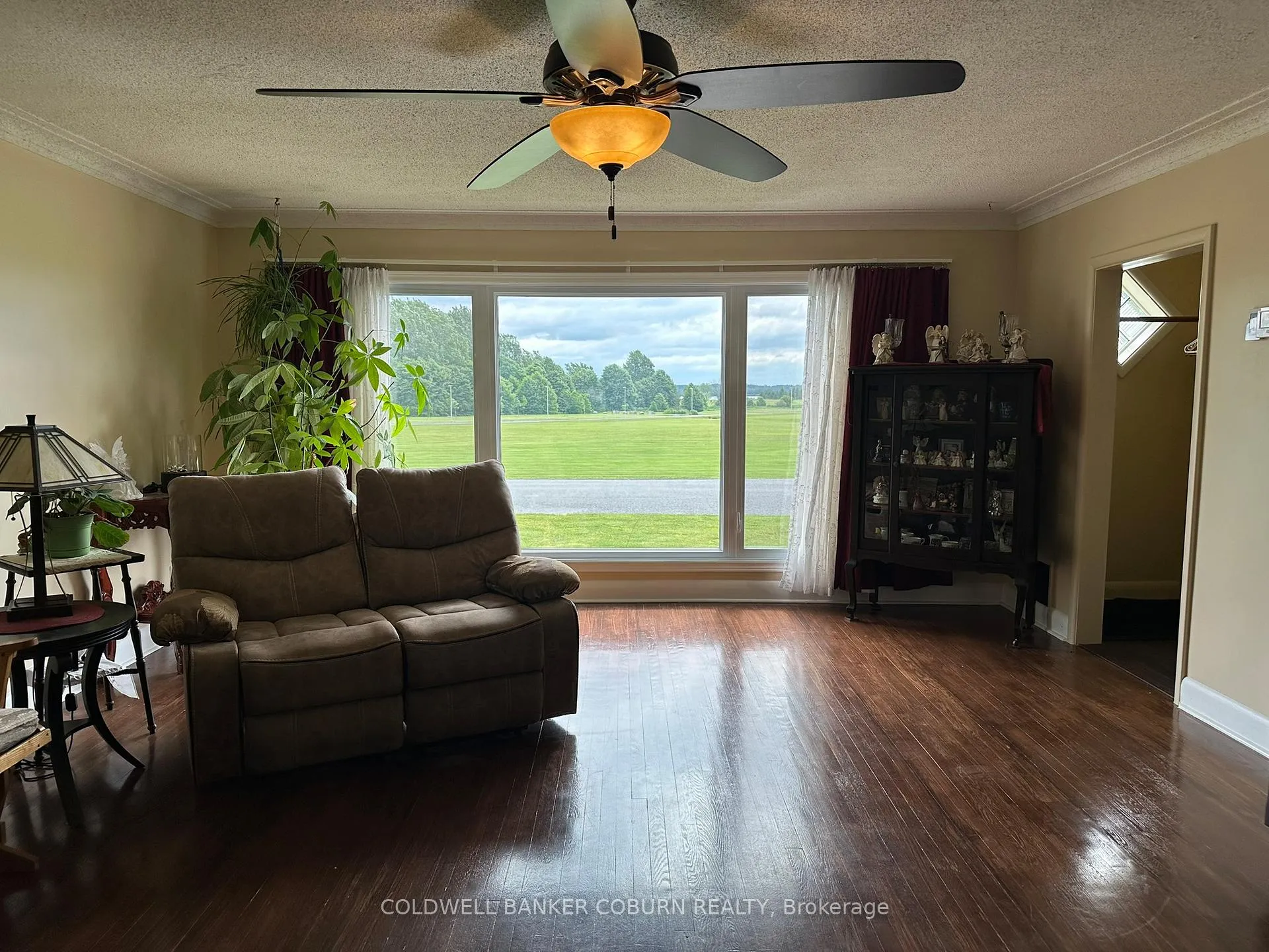 Photo 2 of 20 Elizabeth Drive, South Dundas, Iroquois — HOMEH