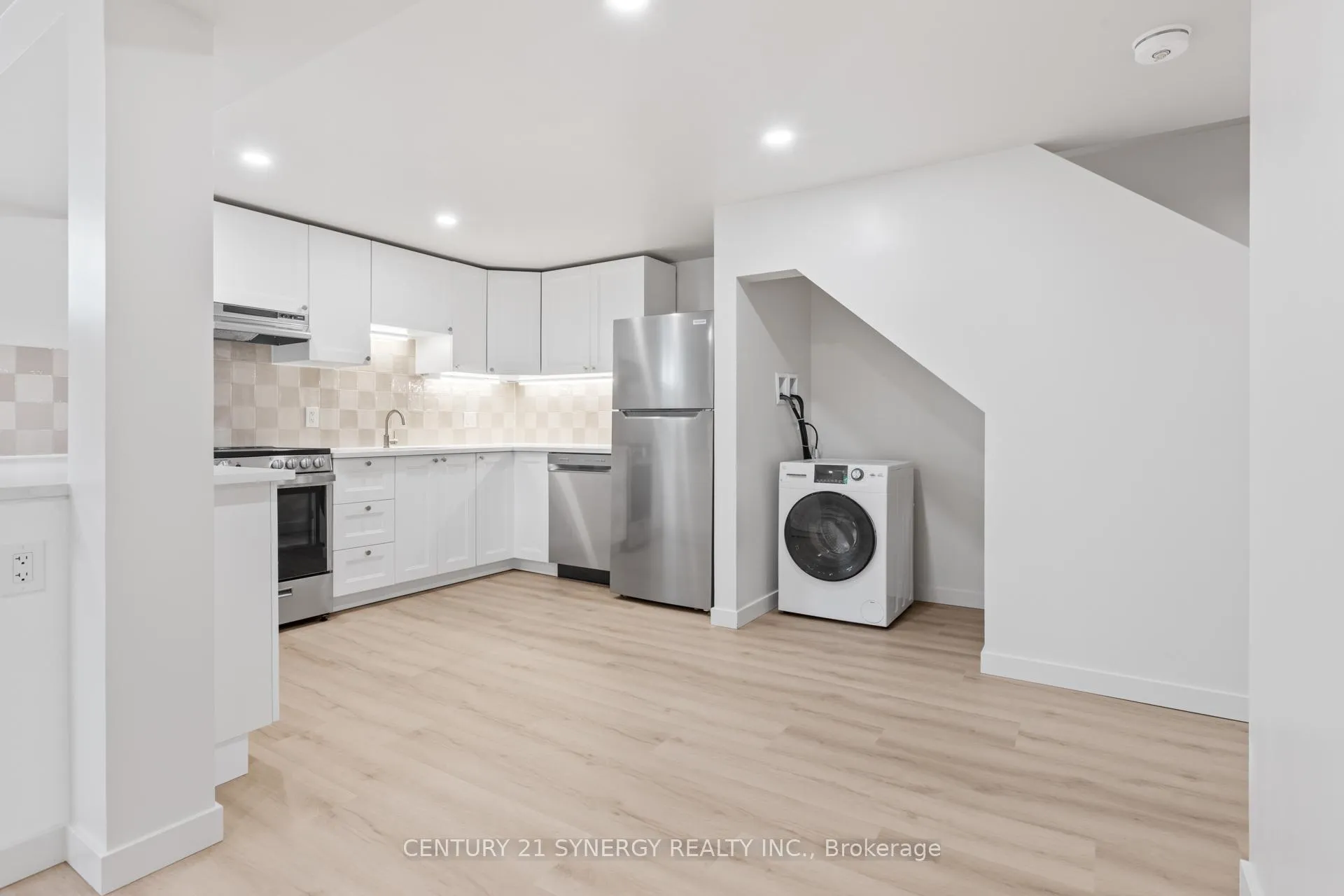 Photo 5 of Unit C, 93C Tarquin Crescent, Ottawa, Westcliffe Estates — HOMEH