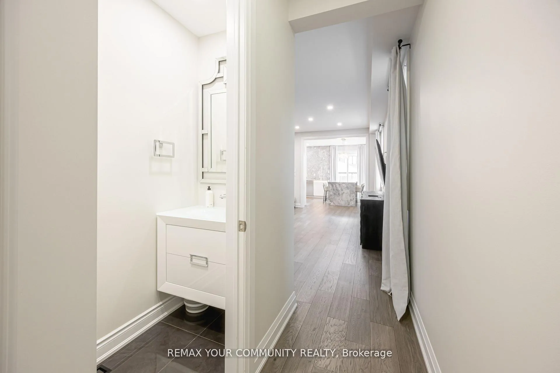 Photo 5 of 65 Bristlewood Crescent, Vaughan, Patterson — HOMEH