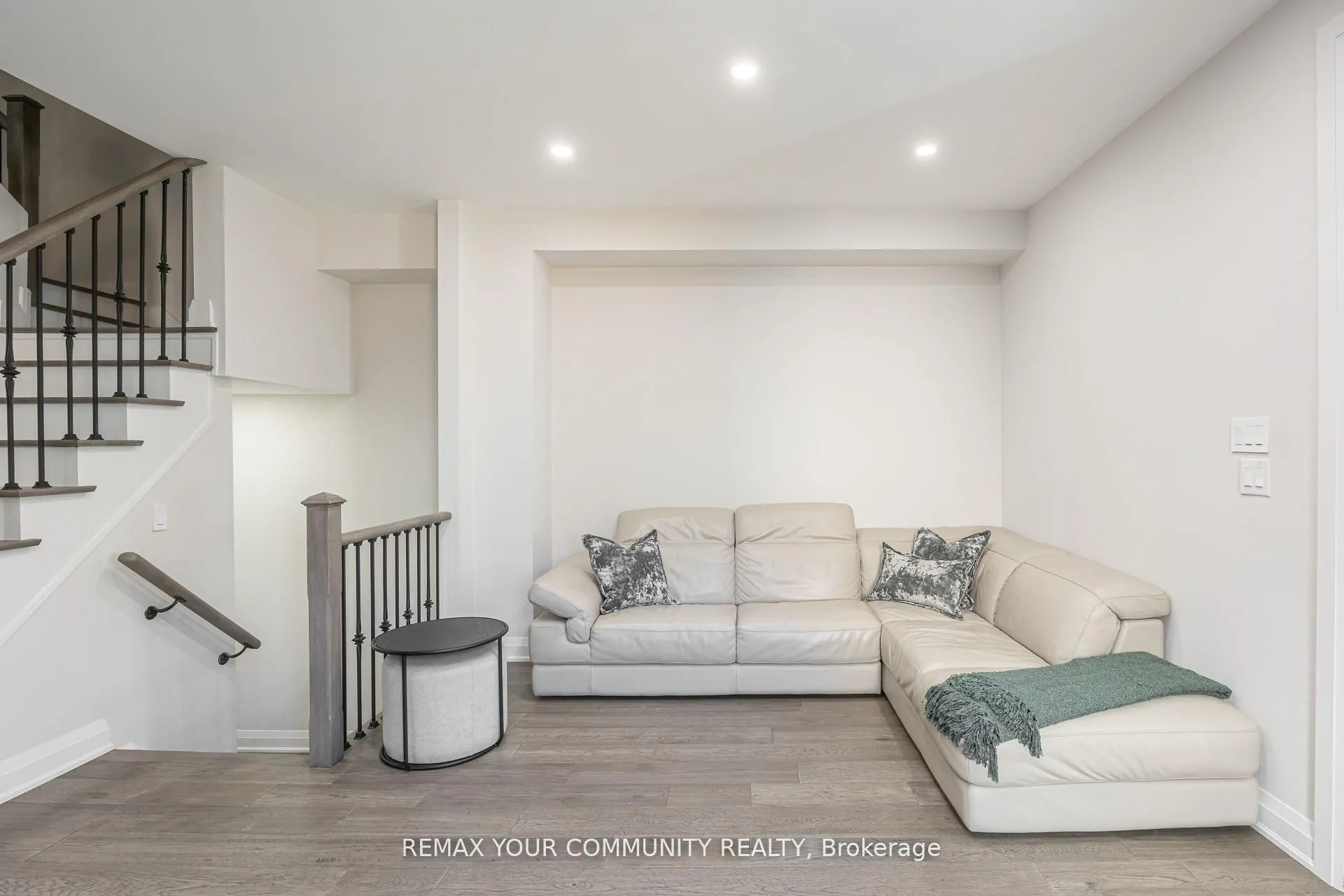 Photo 8 of 65 Bristlewood Crescent, Vaughan, Patterson — HOMEH