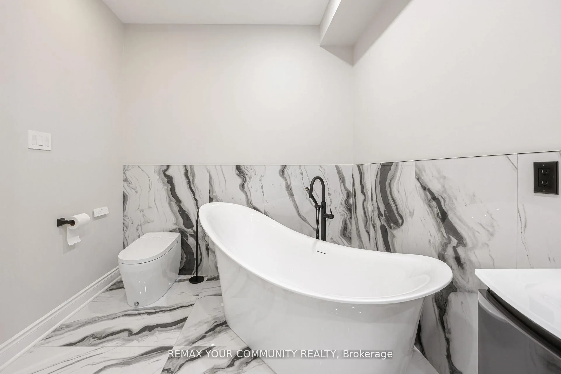 Photo 27 of 65 Bristlewood Crescent, Vaughan, Patterson — HOMEH