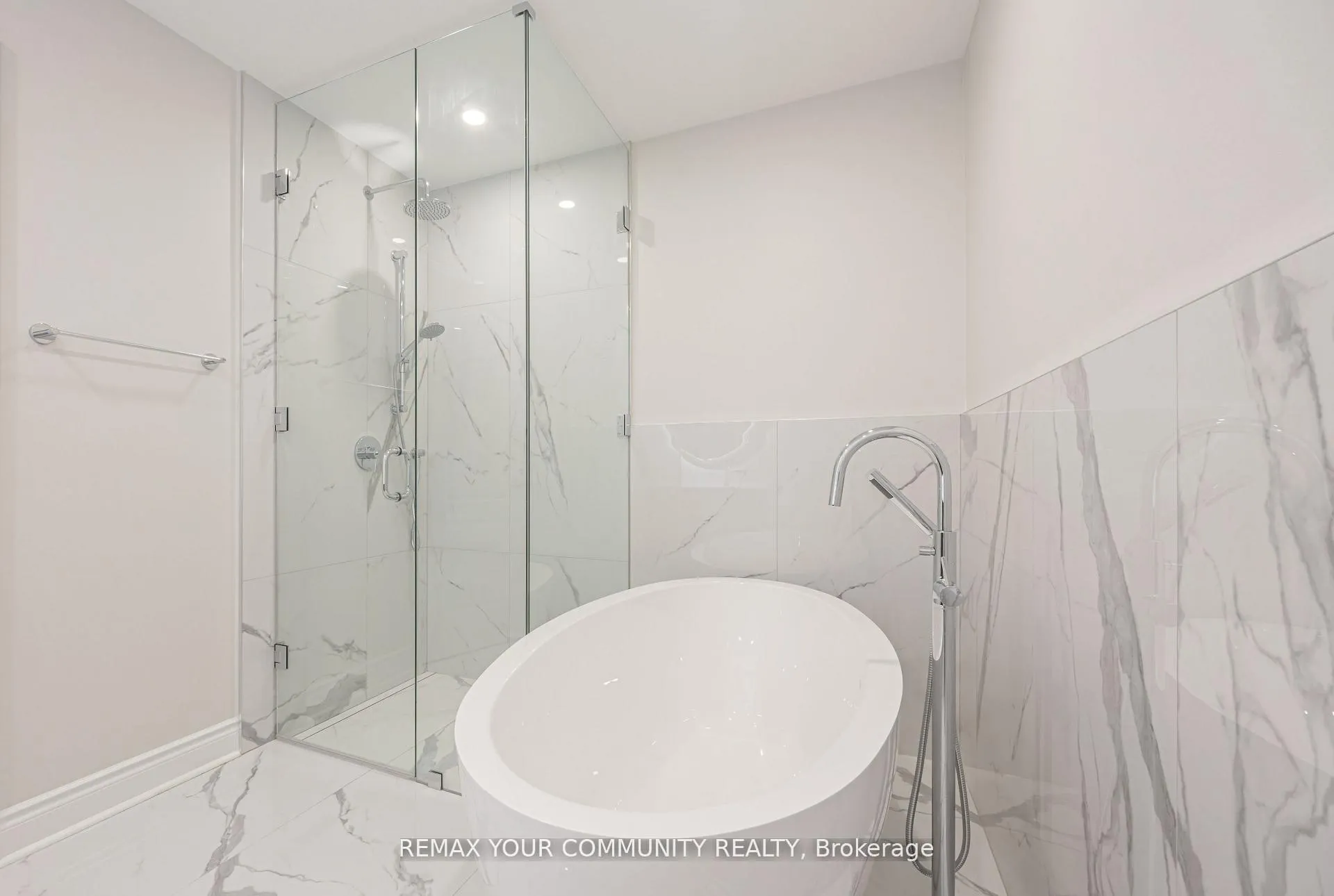 Photo 38 of 65 Bristlewood Crescent, Vaughan, Patterson — HOMEH