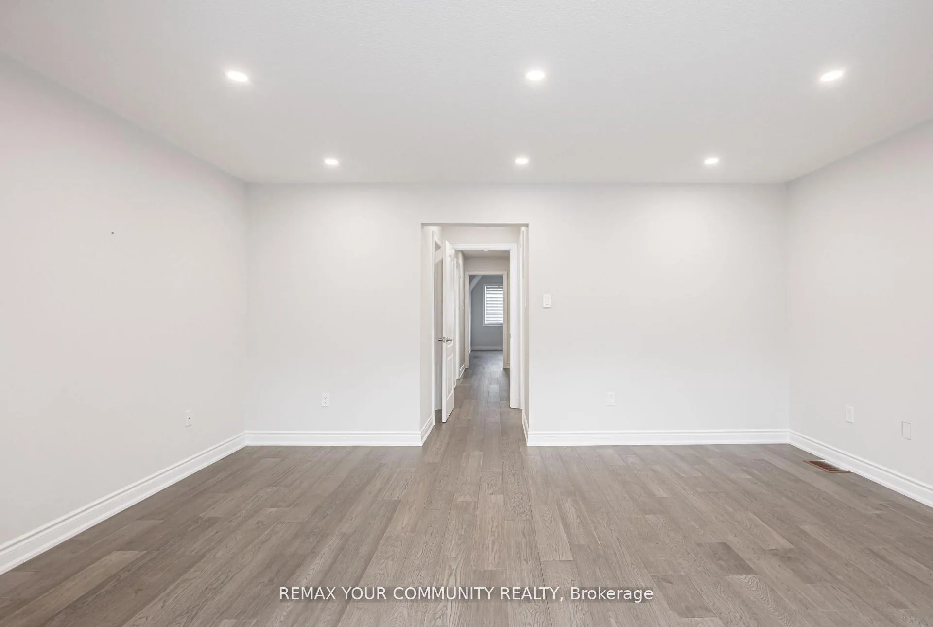 Photo 41 of 65 Bristlewood Crescent, Vaughan, Patterson — HOMEH