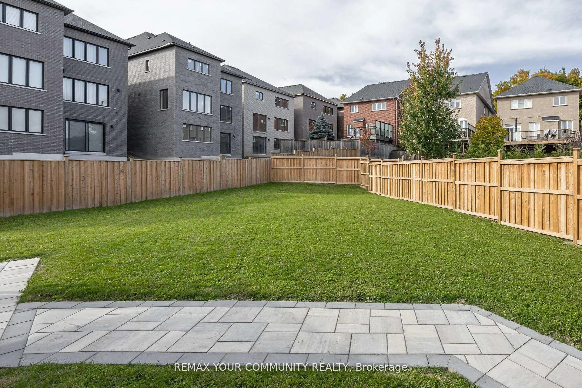 Photo 43 of 65 Bristlewood Crescent, Vaughan, Patterson — HOMEH