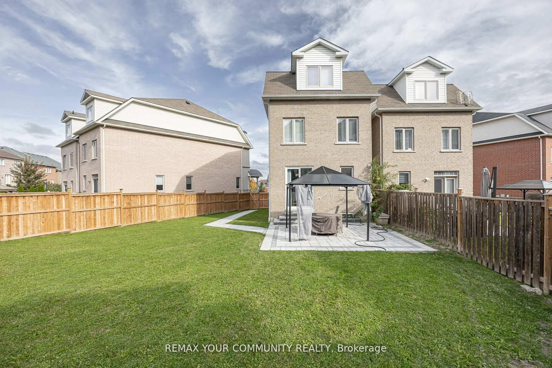 Photo 46 of 65 Bristlewood Crescent, Vaughan, Patterson — HOMEH