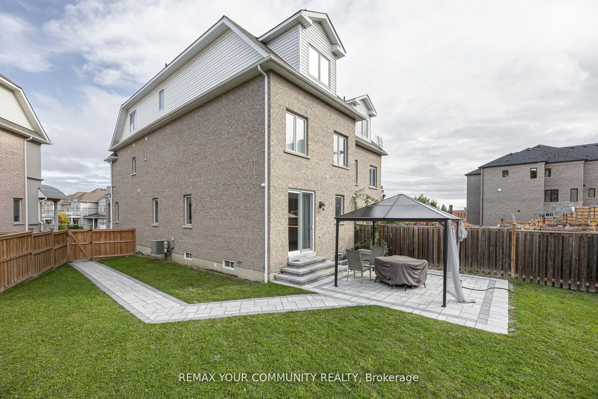 Photo 48 of 65 Bristlewood Crescent, Vaughan, Patterson — HOMEH