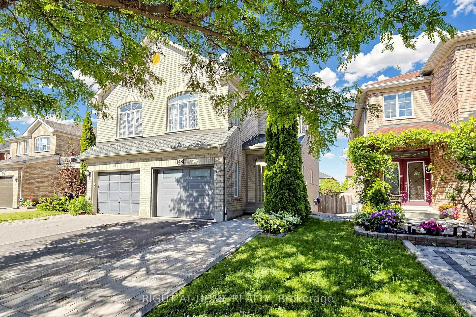Photo 2 of 48 Harmony Road, Vaughan, Patterson — HOMEH