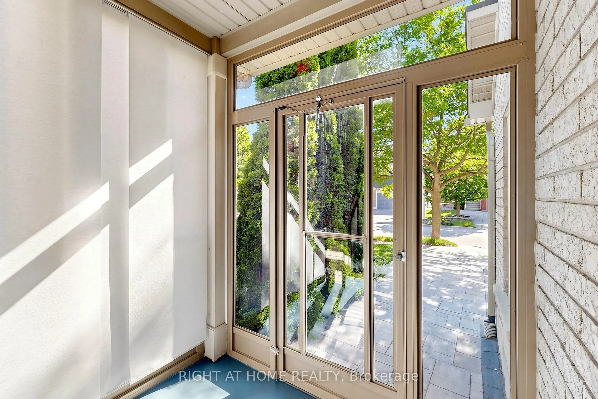 Photo 5 of 48 Harmony Road, Vaughan, Patterson — HOMEH