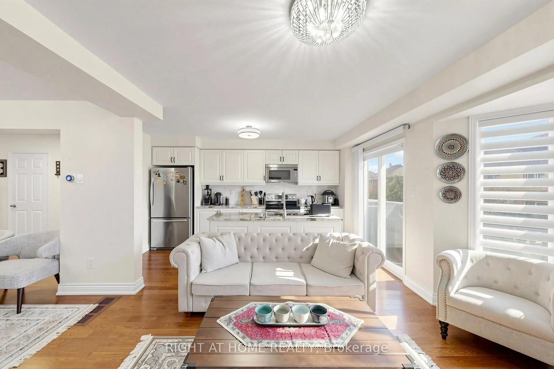 Photo 8 of 48 Harmony Road, Vaughan, Patterson — HOMEH