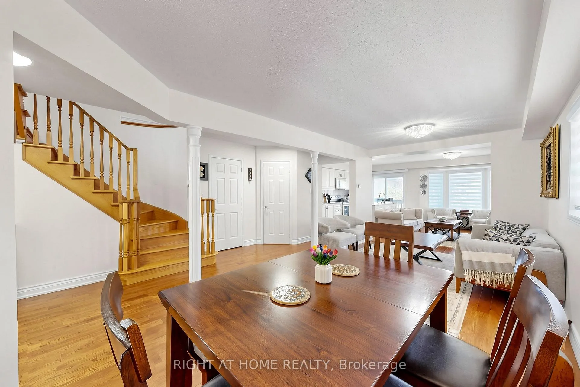 Photo 17 of 48 Harmony Road, Vaughan, Patterson — HOMEH