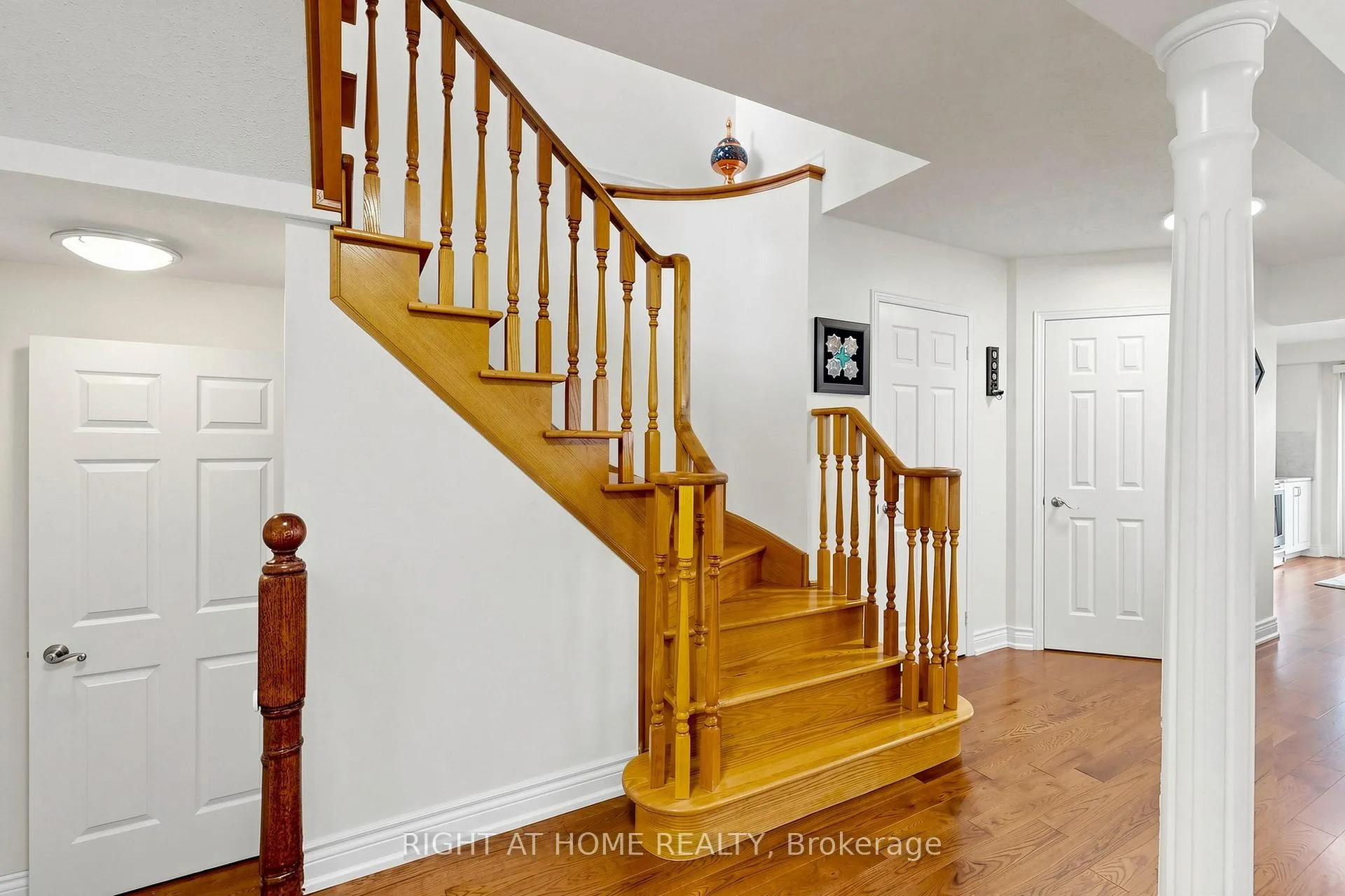 Photo 25 of 48 Harmony Road, Vaughan, Patterson — HOMEH