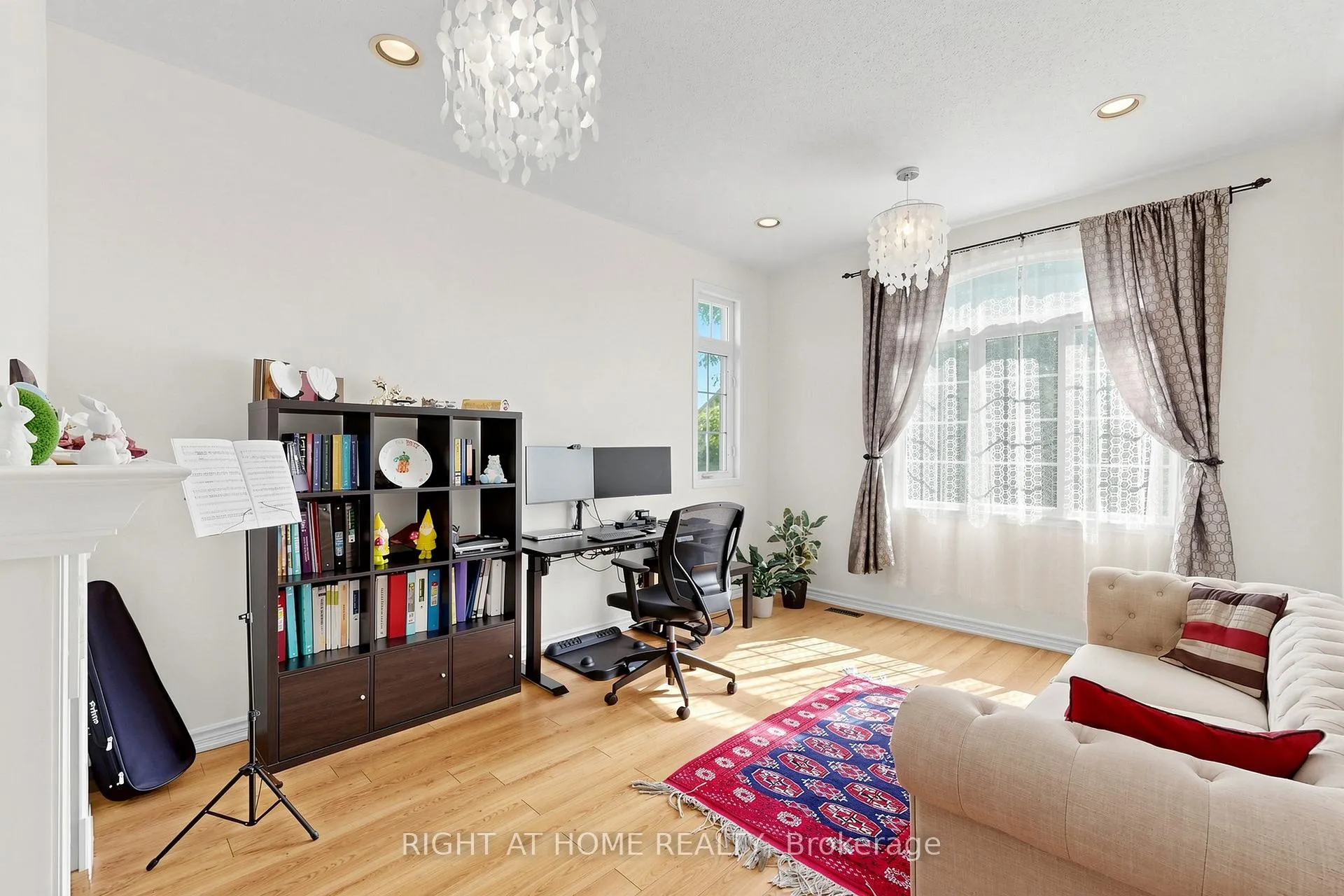 Photo 27 of 48 Harmony Road, Vaughan, Patterson — HOMEH