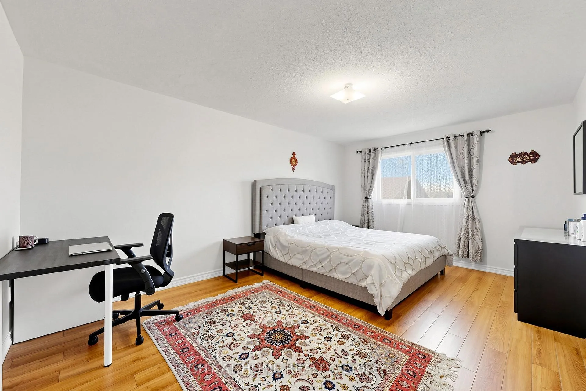 Photo 31 of 48 Harmony Road, Vaughan, Patterson — HOMEH