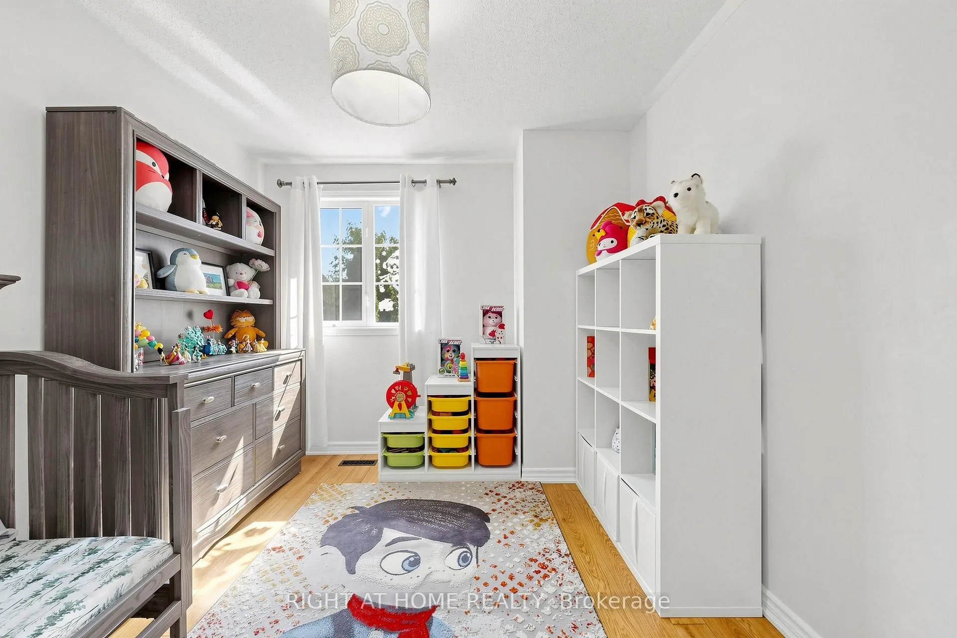 Photo 39 of 48 Harmony Road, Vaughan, Patterson — HOMEH