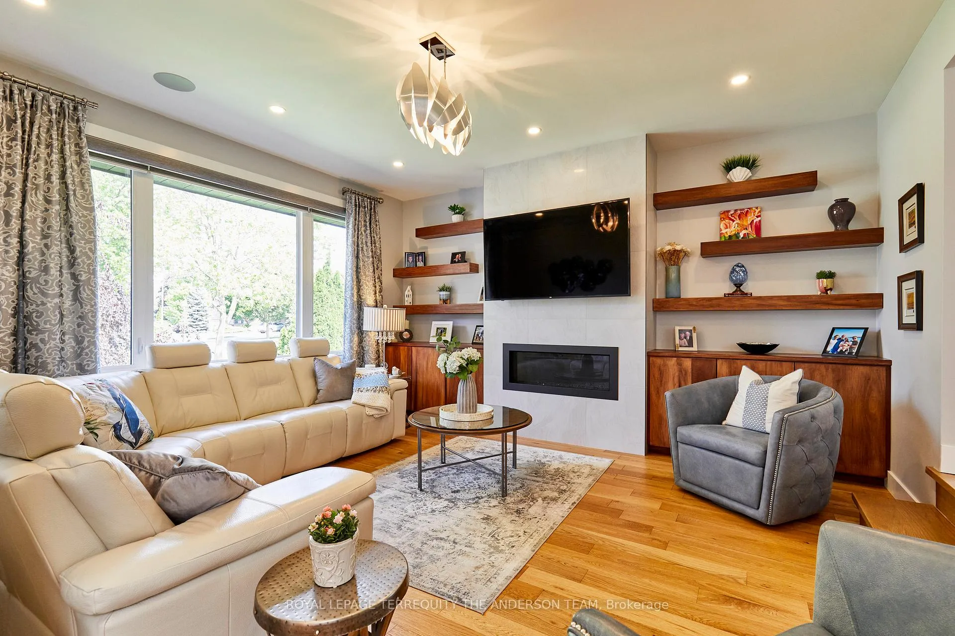 Photo 13 of 727 Barbados Street, Oshawa, Northglen — HOMEH