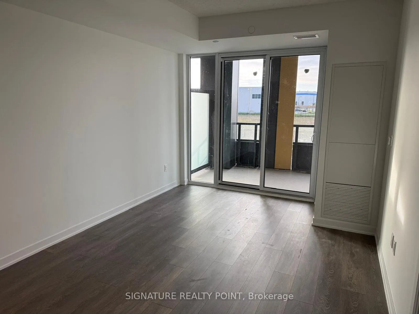 Photo 4 of Unit 217, 4878 Powers Common, Burlington, Alton — HOMEH