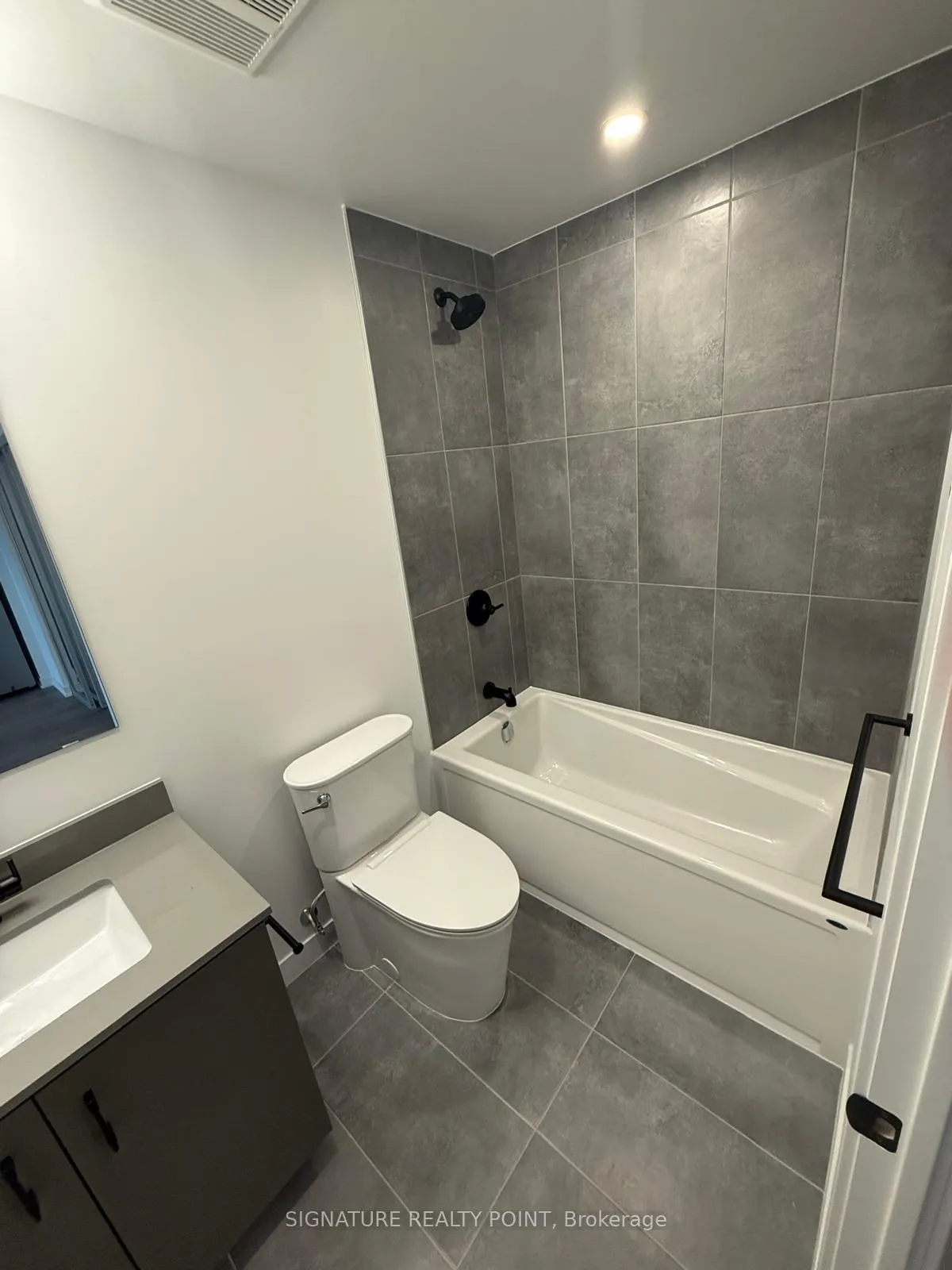 Photo 8 of Unit 217, 4878 Powers Common, Burlington, Alton — HOMEH
