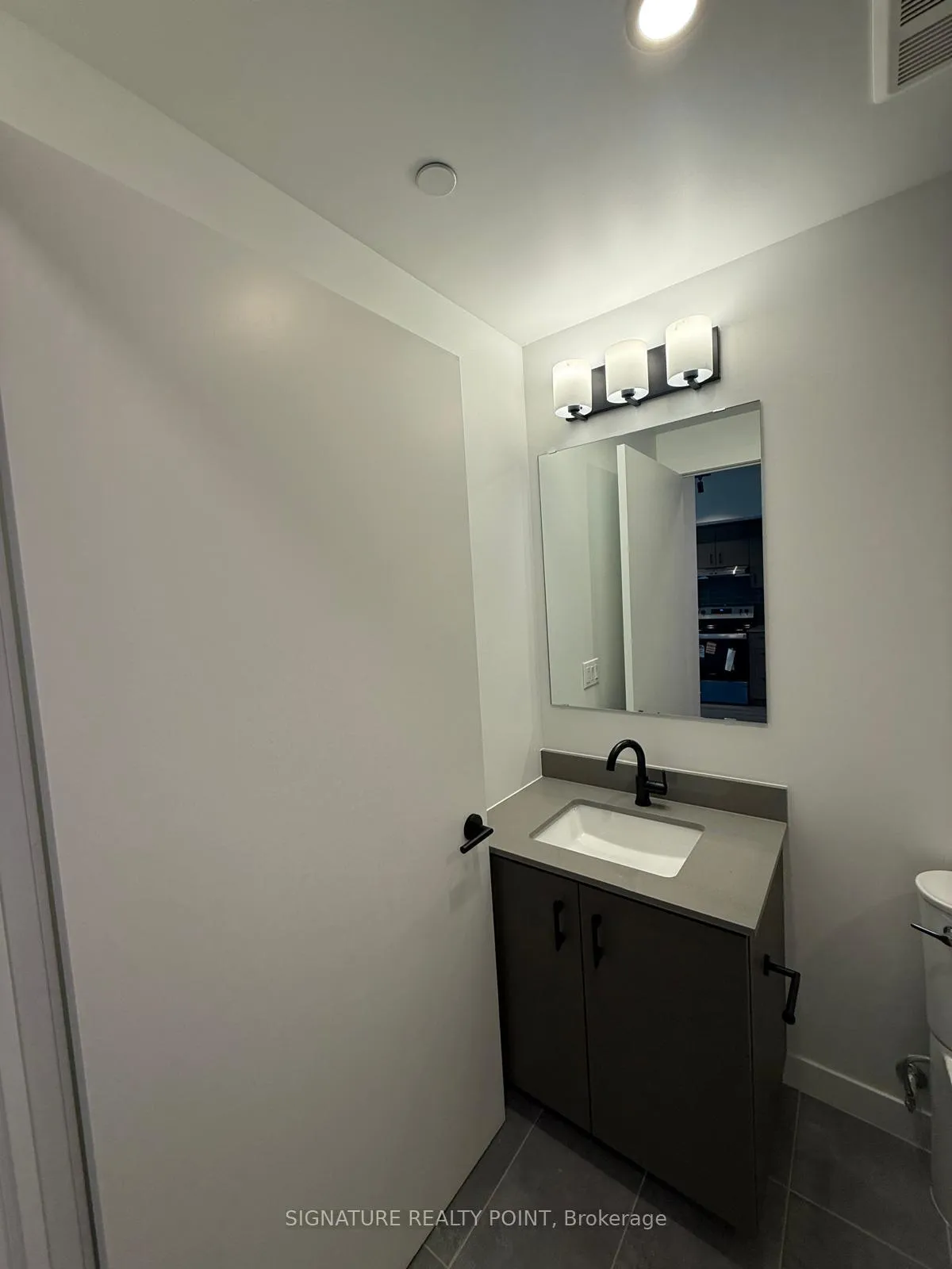 Photo 9 of Unit 217, 4878 Powers Common, Burlington, Alton — HOMEH