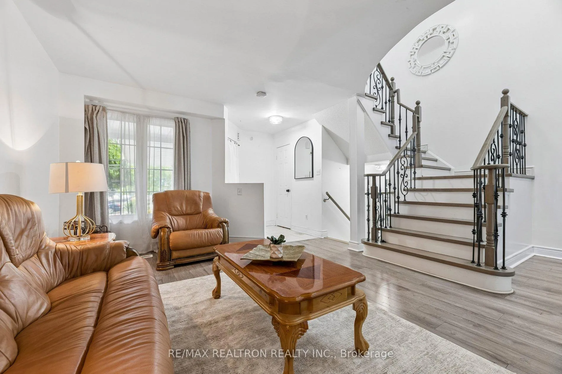 Photo 3 of 34 Tawn Crescent, Ajax, Central — HOMEH