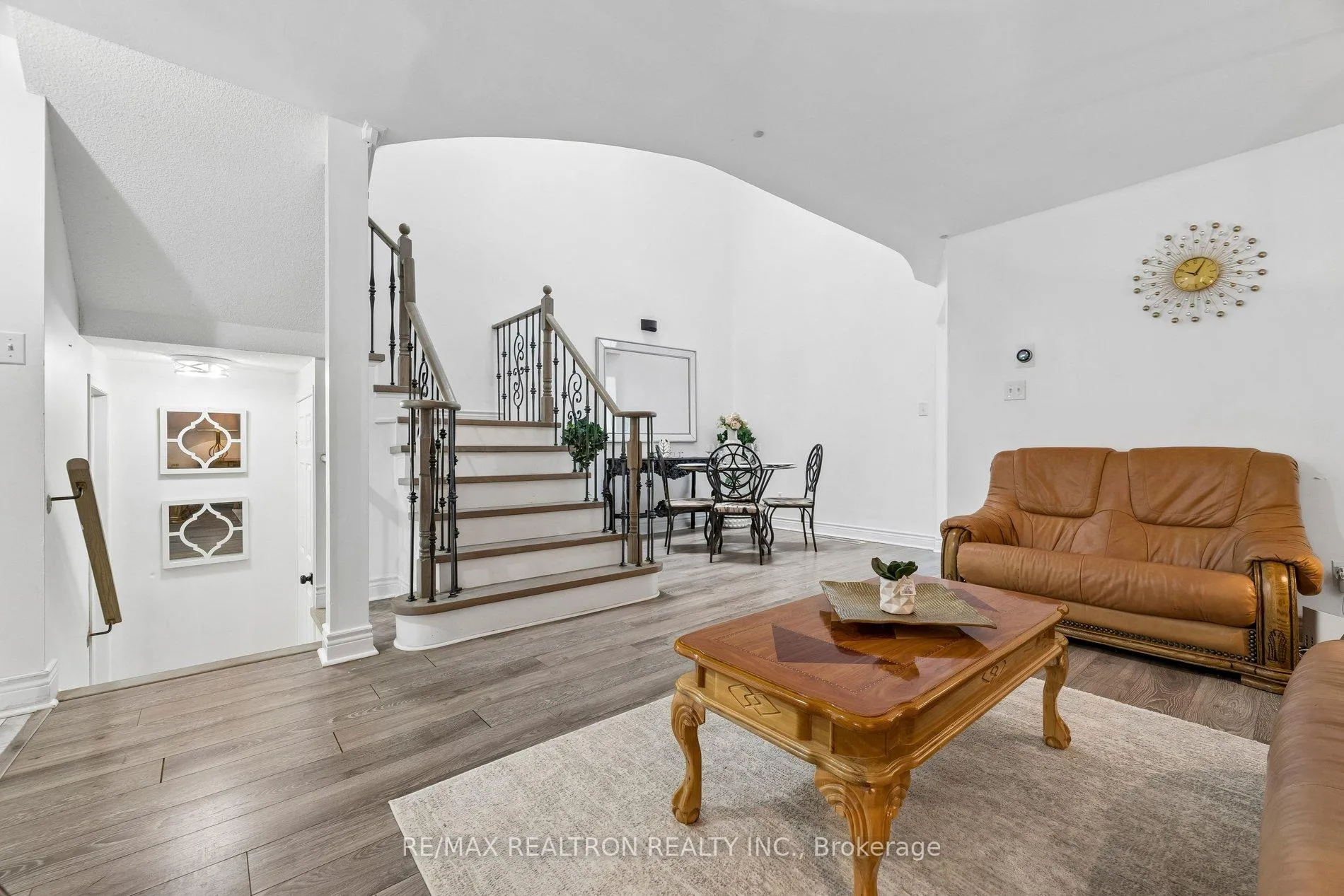 Photo 4 of 34 Tawn Crescent, Ajax, Central — HOMEH
