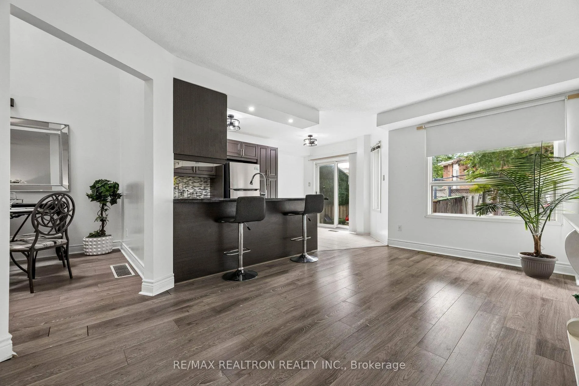 Photo 8 of 34 Tawn Crescent, Ajax, Central — HOMEH