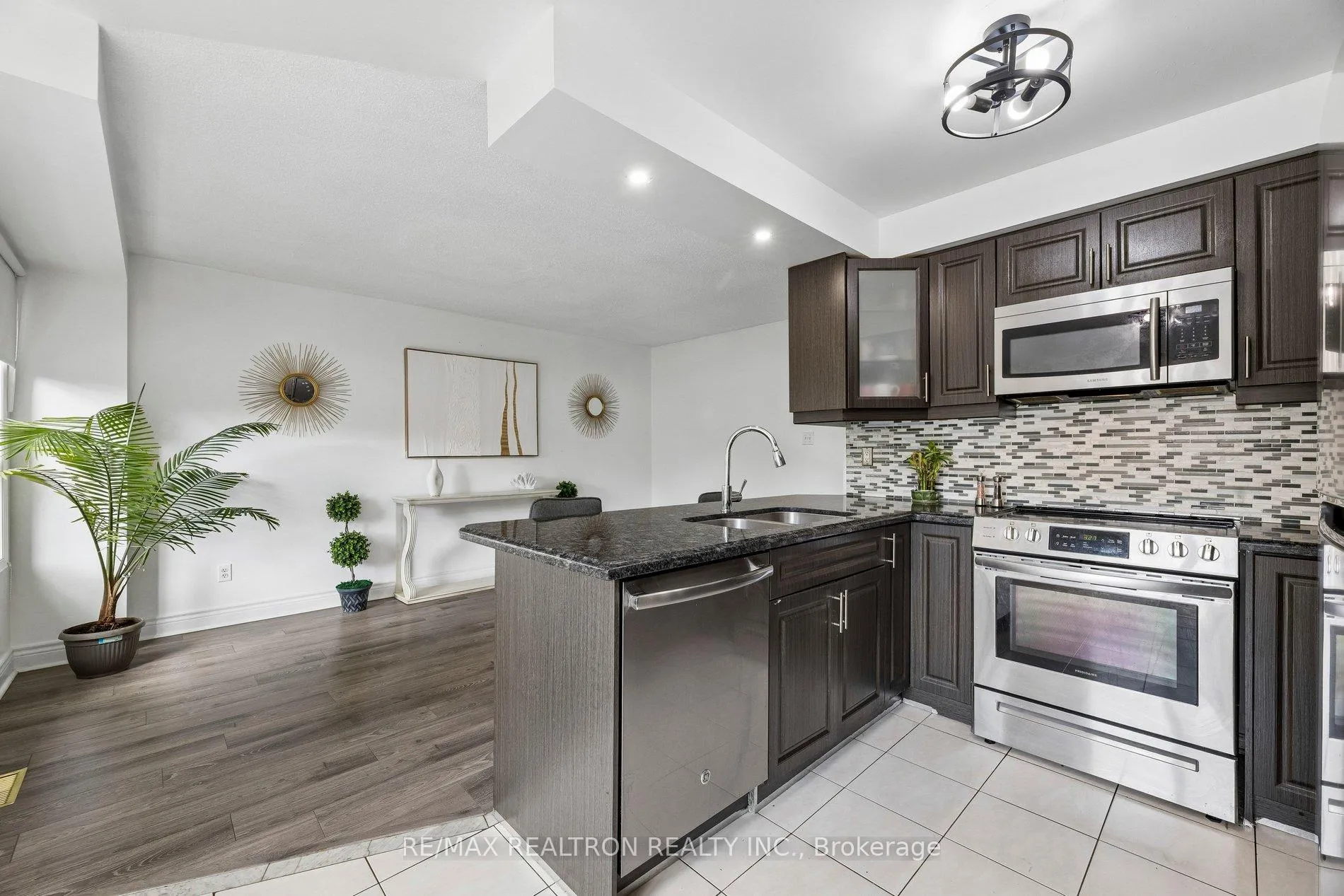 Photo 13 of 34 Tawn Crescent, Ajax, Central — HOMEH