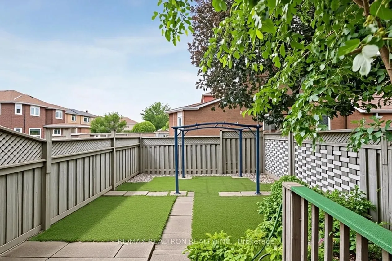 Photo 23 of 34 Tawn Crescent, Ajax, Central — HOMEH