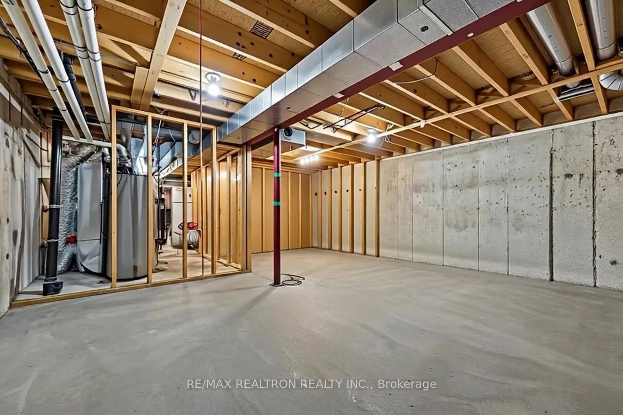 Photo 24 of 34 Tawn Crescent, Ajax, Central — HOMEH