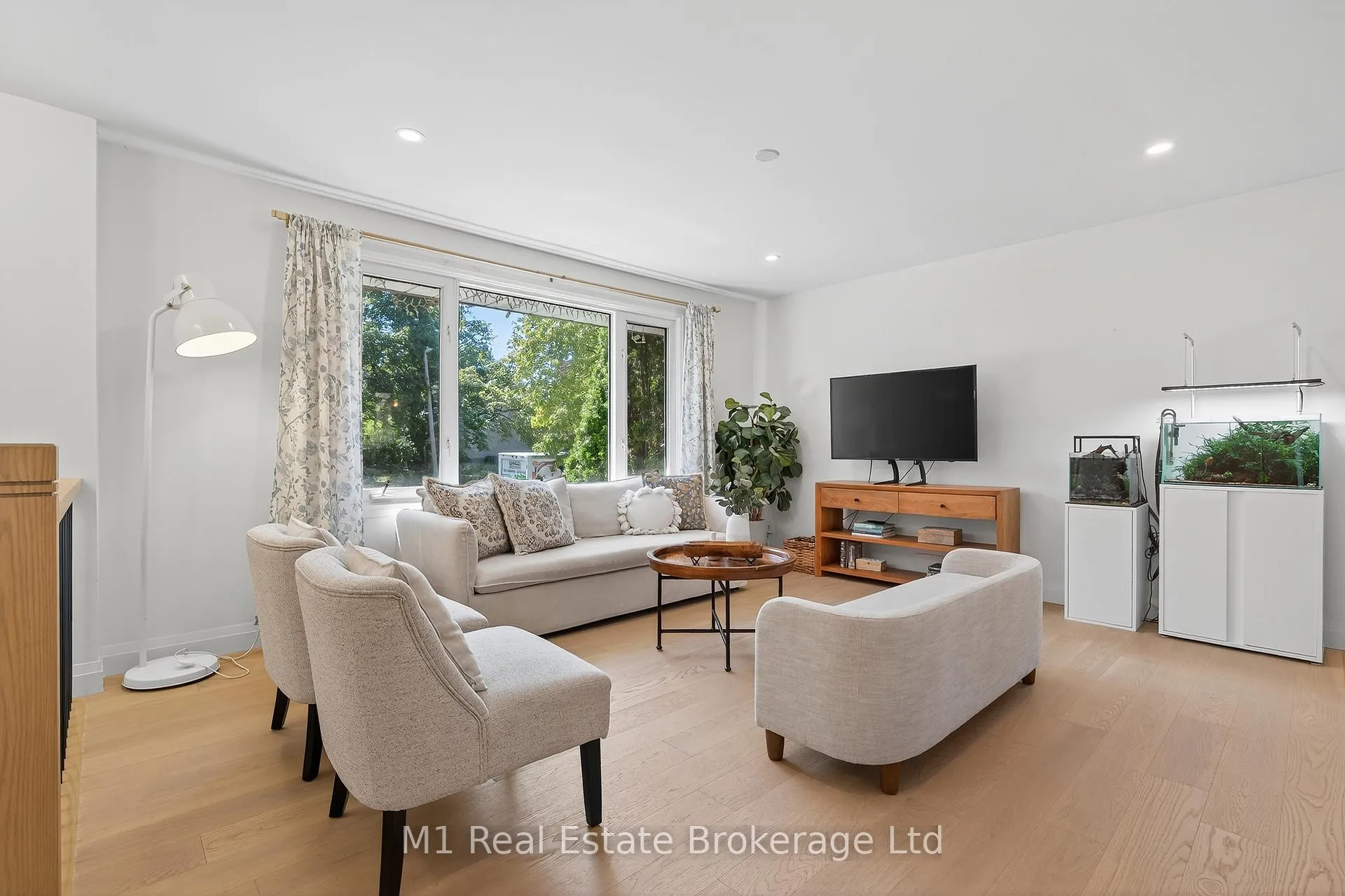 Photo 2 of 91 Rhonda Road, Guelph, Willow West/Sugarbush/West Acres — HOMEH