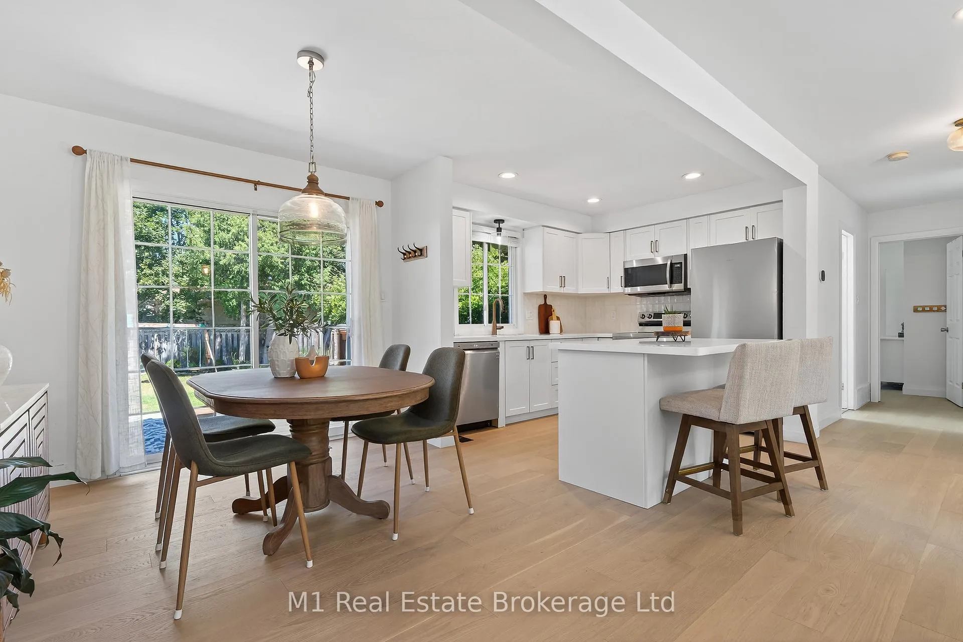 Photo 3 of 91 Rhonda Road, Guelph, Willow West/Sugarbush/West Acres — HOMEH