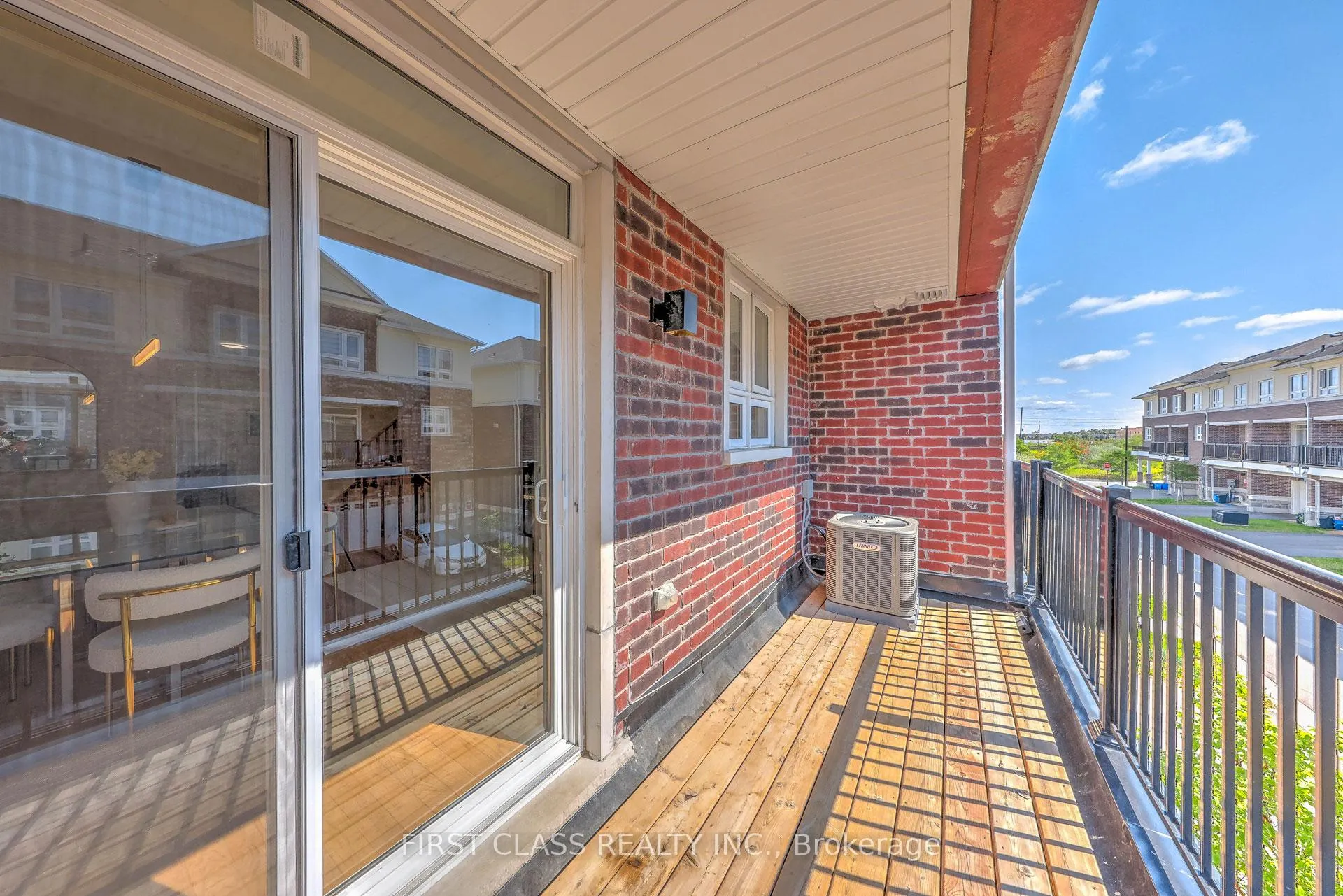 Photo 5 of 22 Massachusetts Lane, Markham, Wismer — HOMEH