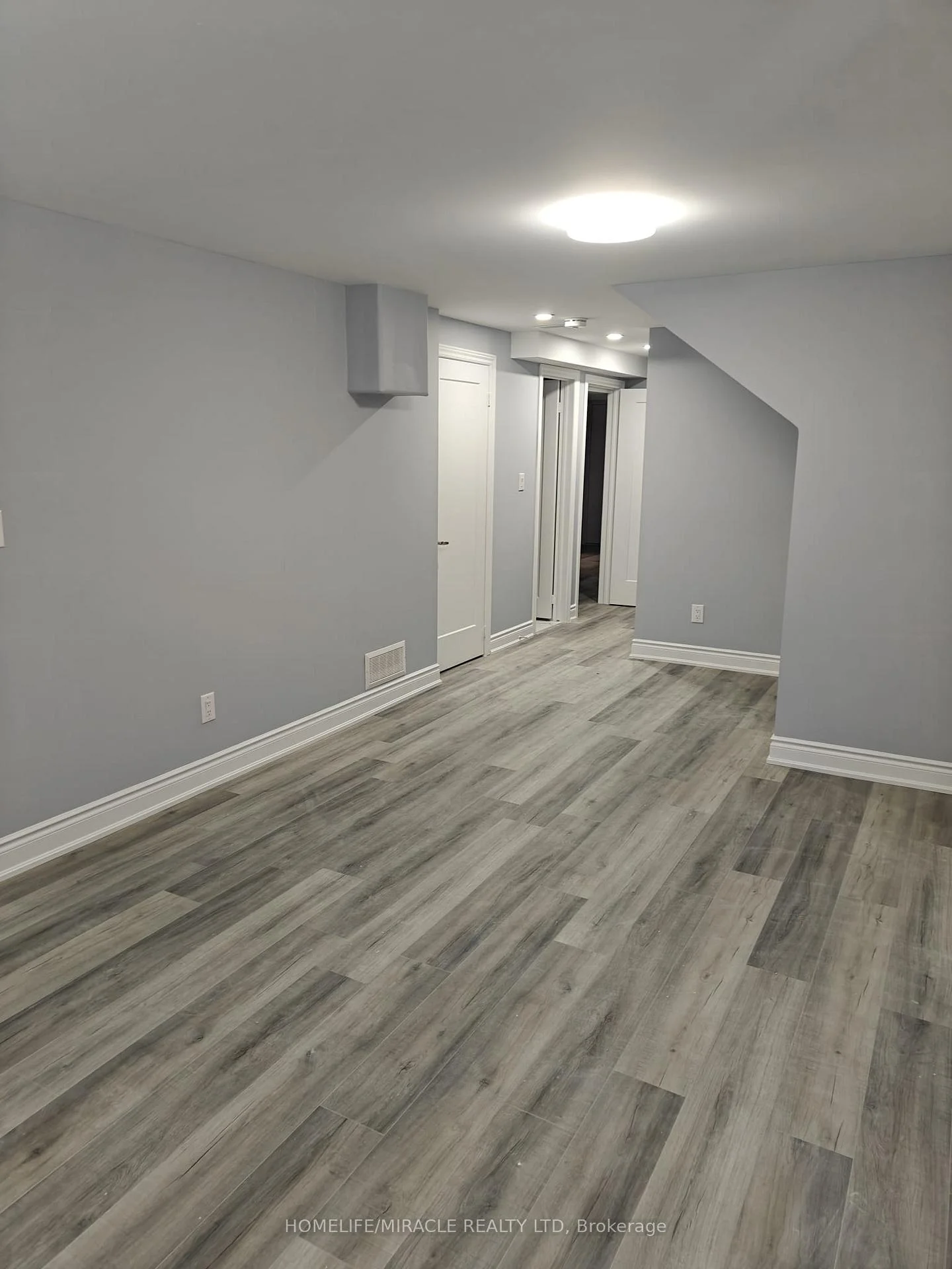 Photo 9 of 28 Crossmore Crescent, Cambridge, Westview — HOMEH