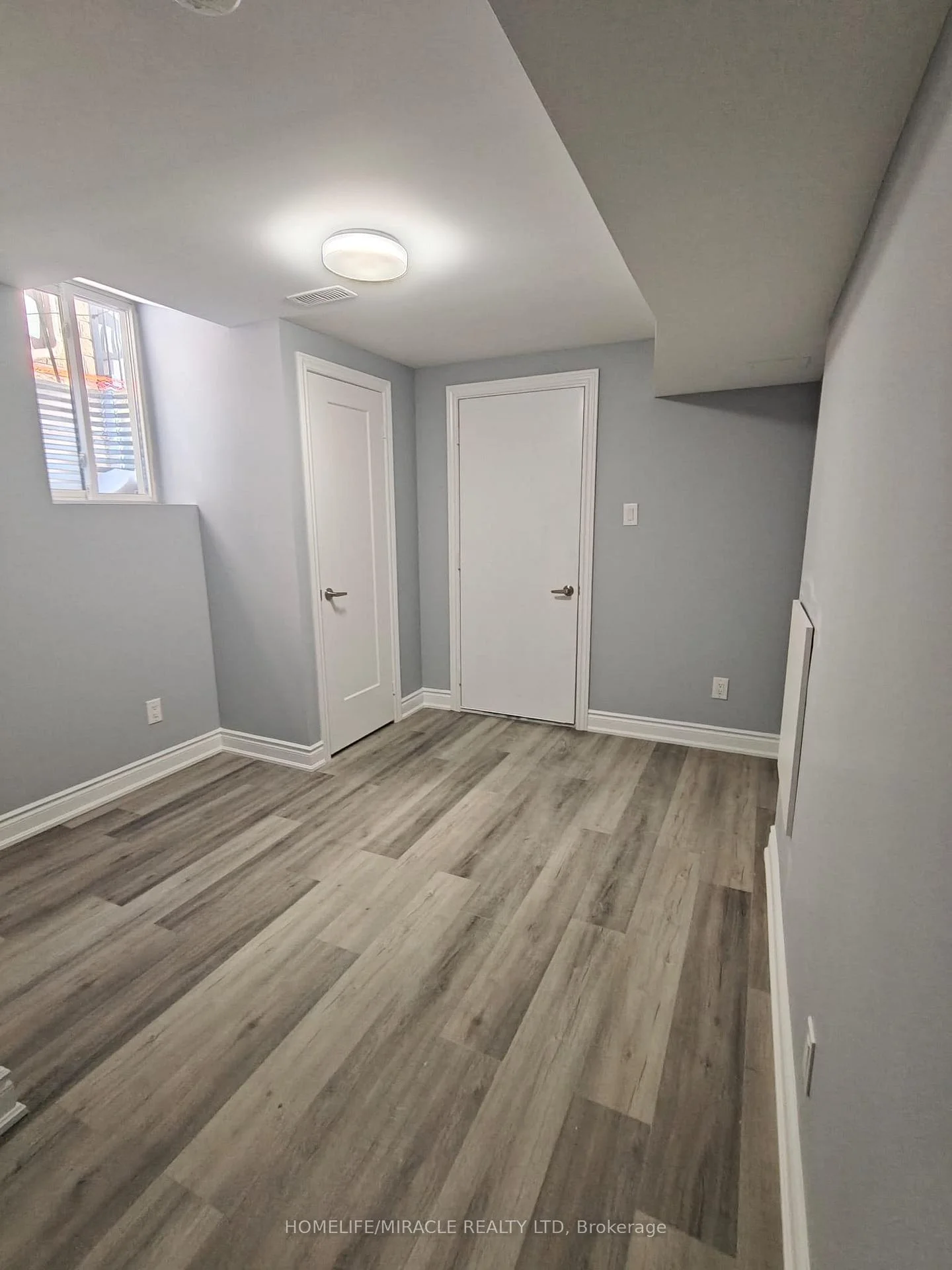 Photo 10 of 28 Crossmore Crescent, Cambridge, Westview — HOMEH