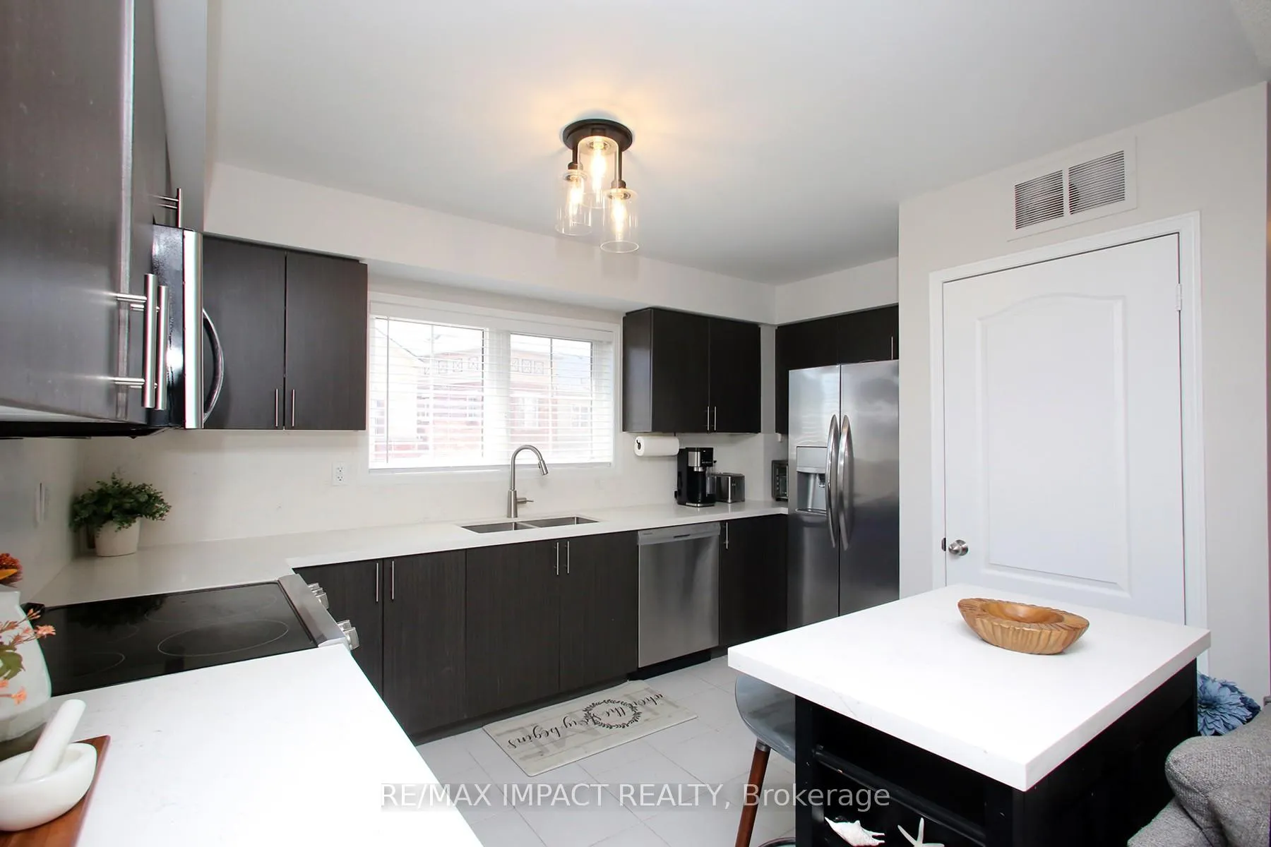 Photo 13 of Unit 3, 47 Hays Boulevard, Oakville, River Oaks — HOMEH