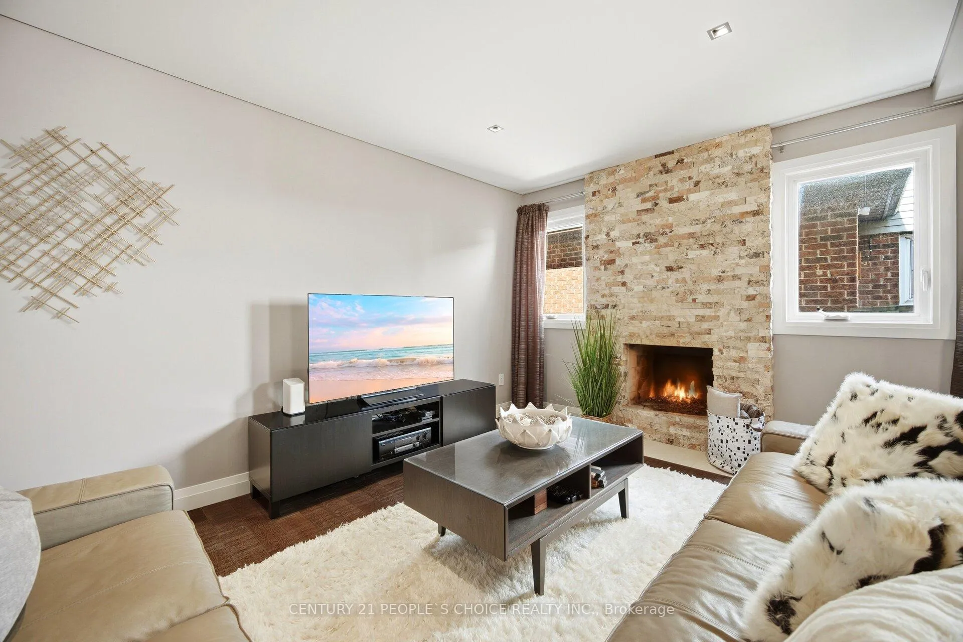 Photo 5 of 29 Oleander Crescent, Brampton, Heart Lake East — HOMEH