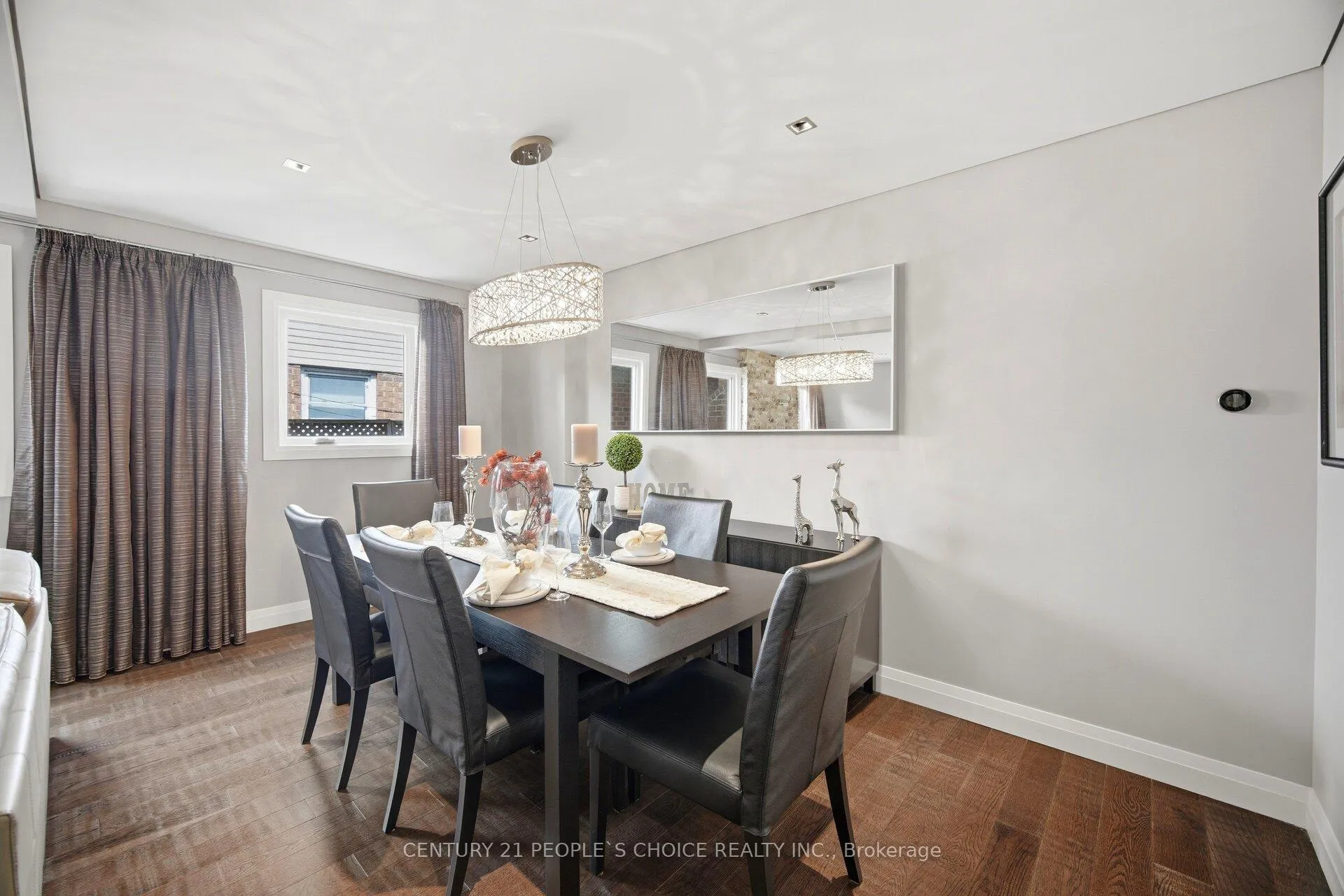 Photo 9 of 29 Oleander Crescent, Brampton, Heart Lake East — HOMEH