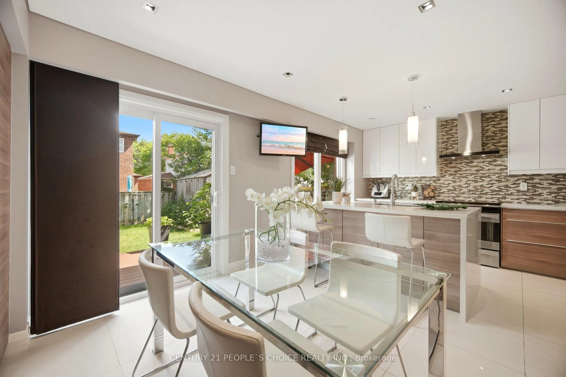 Photo 18 of 29 Oleander Crescent, Brampton, Heart Lake East — HOMEH