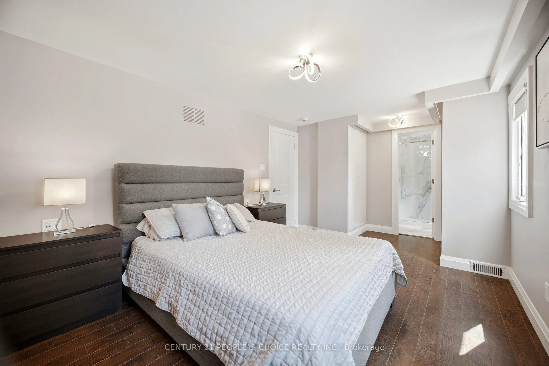 Photo 25 of 29 Oleander Crescent, Brampton, Heart Lake East — HOMEH